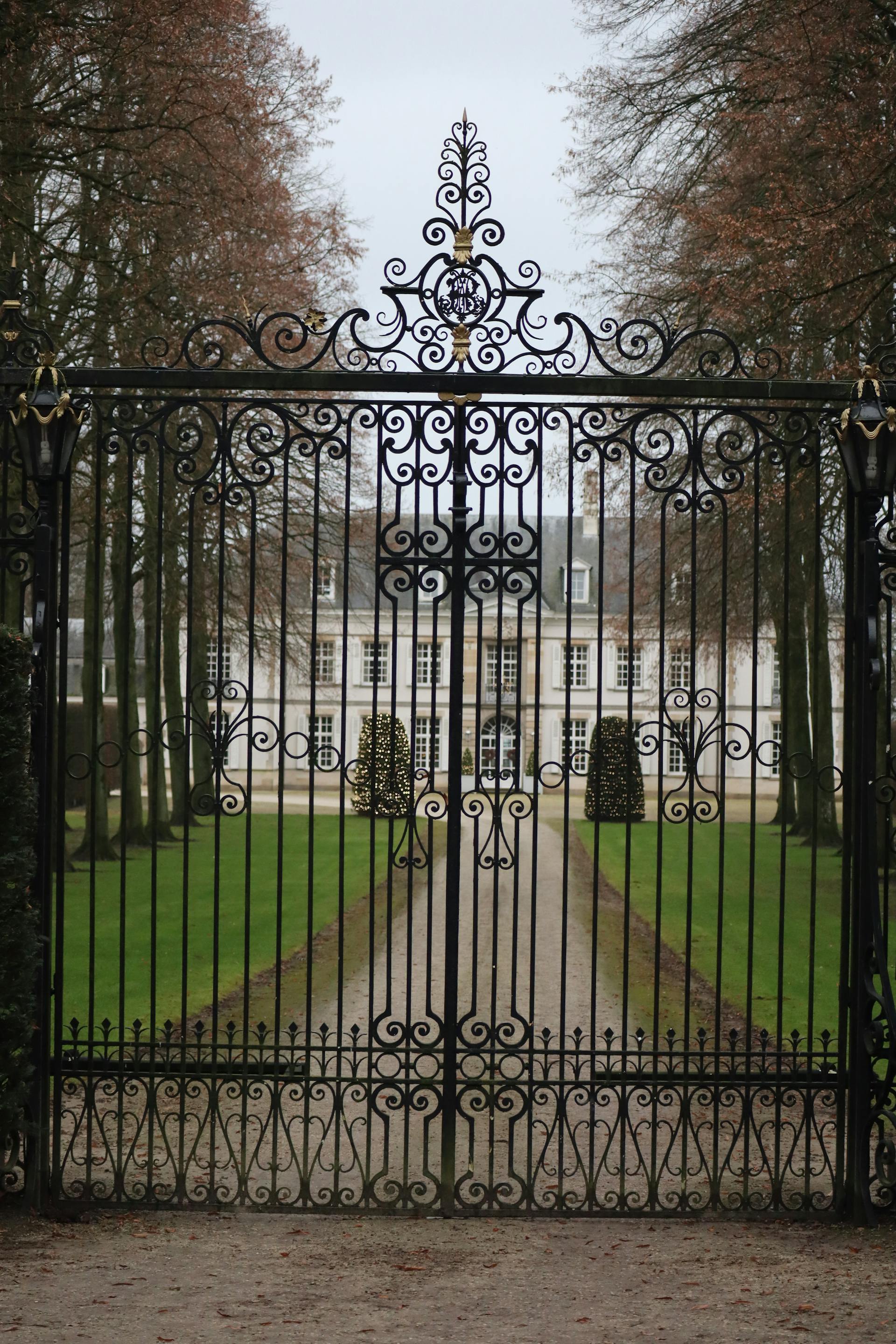 Ostentatious entrance gates | Source: Pexels