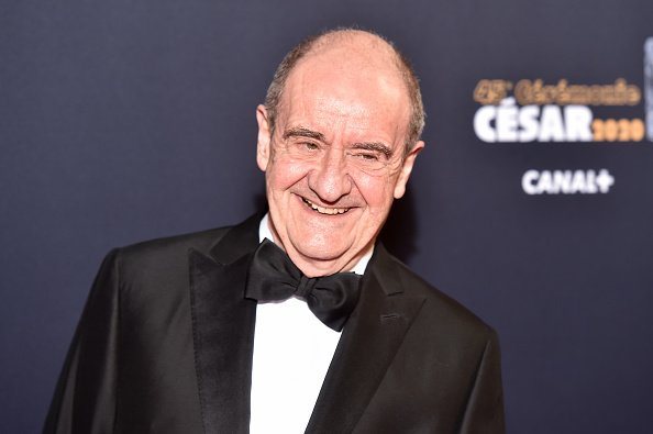 Pierre Lescure arrive à la cérémonie des César 2020 à la Salle Pleyel à Paris, France. | Photo : Getty Images.