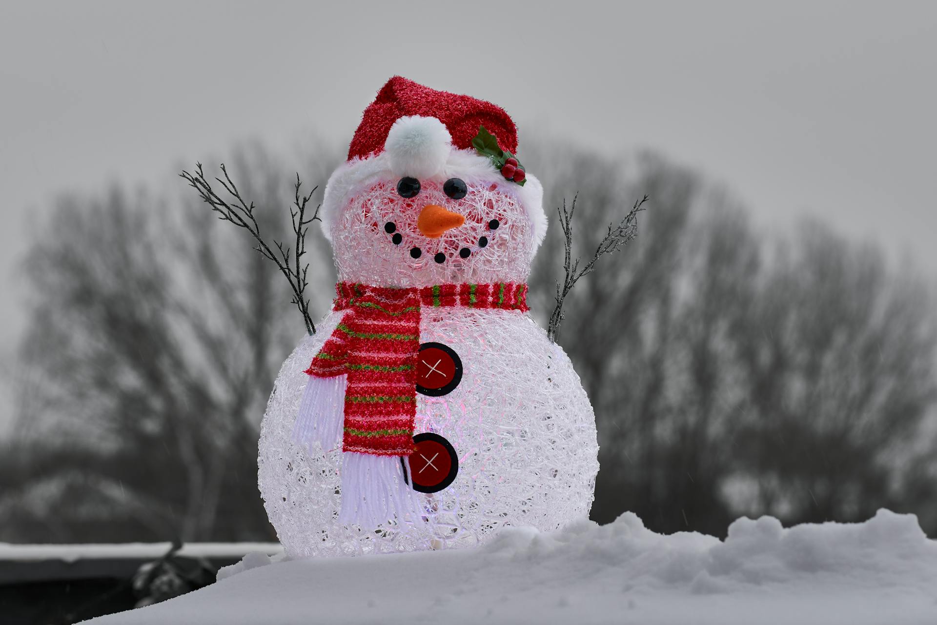 A snowman in a yard | Source: Pexels