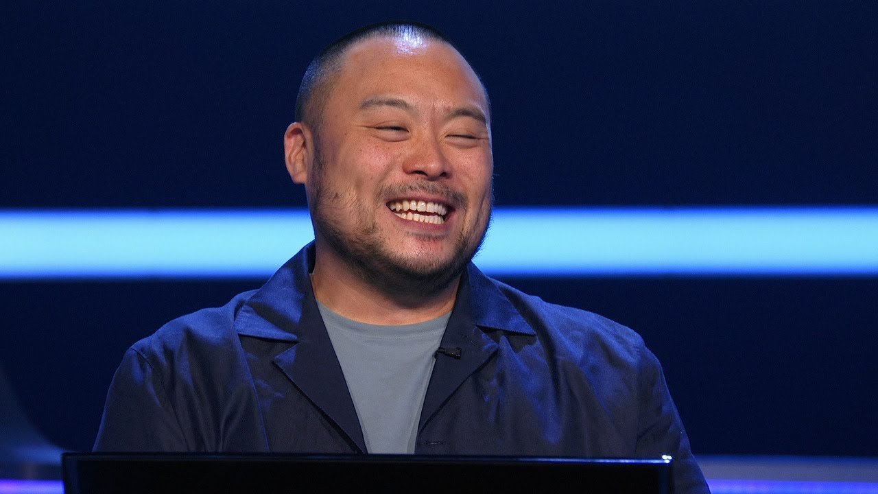 Chef David Chang during an episode of  "Who Wants To Be A Millionaire" that aired on November 29, 2020. | Photo: YouTube/ABC