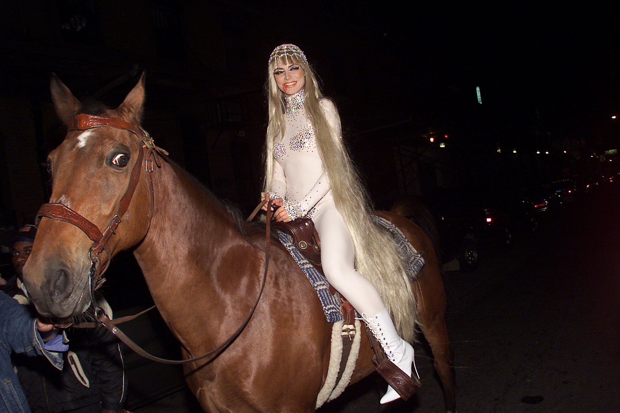 Heidi Klum dressed as Lady Godiva at her Annual Halloween Party in New York City on October 31, 2001 | Source: Getty Images