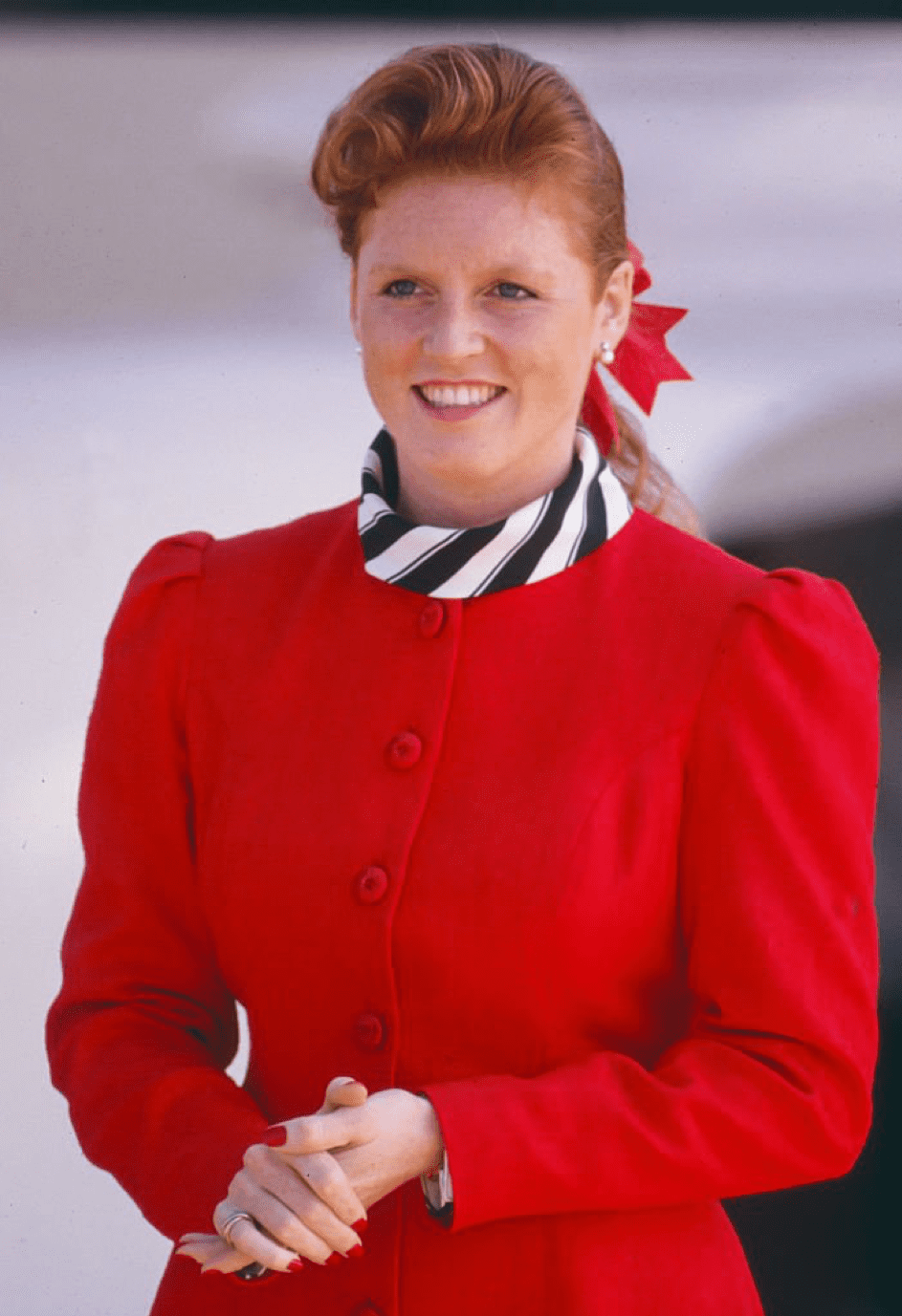 Die Herzogin von York bei einem Besuch der The Red Arrows am RAF Scampton in Lincolnshire am 07.05.87. | Quelle: Getty Images