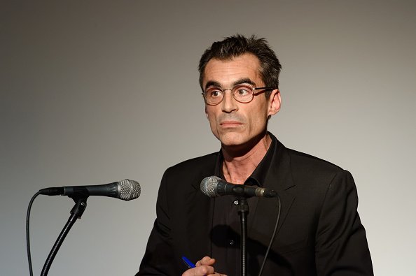 Raphael Enthoven donne une conférence.|Photo : Getty Images