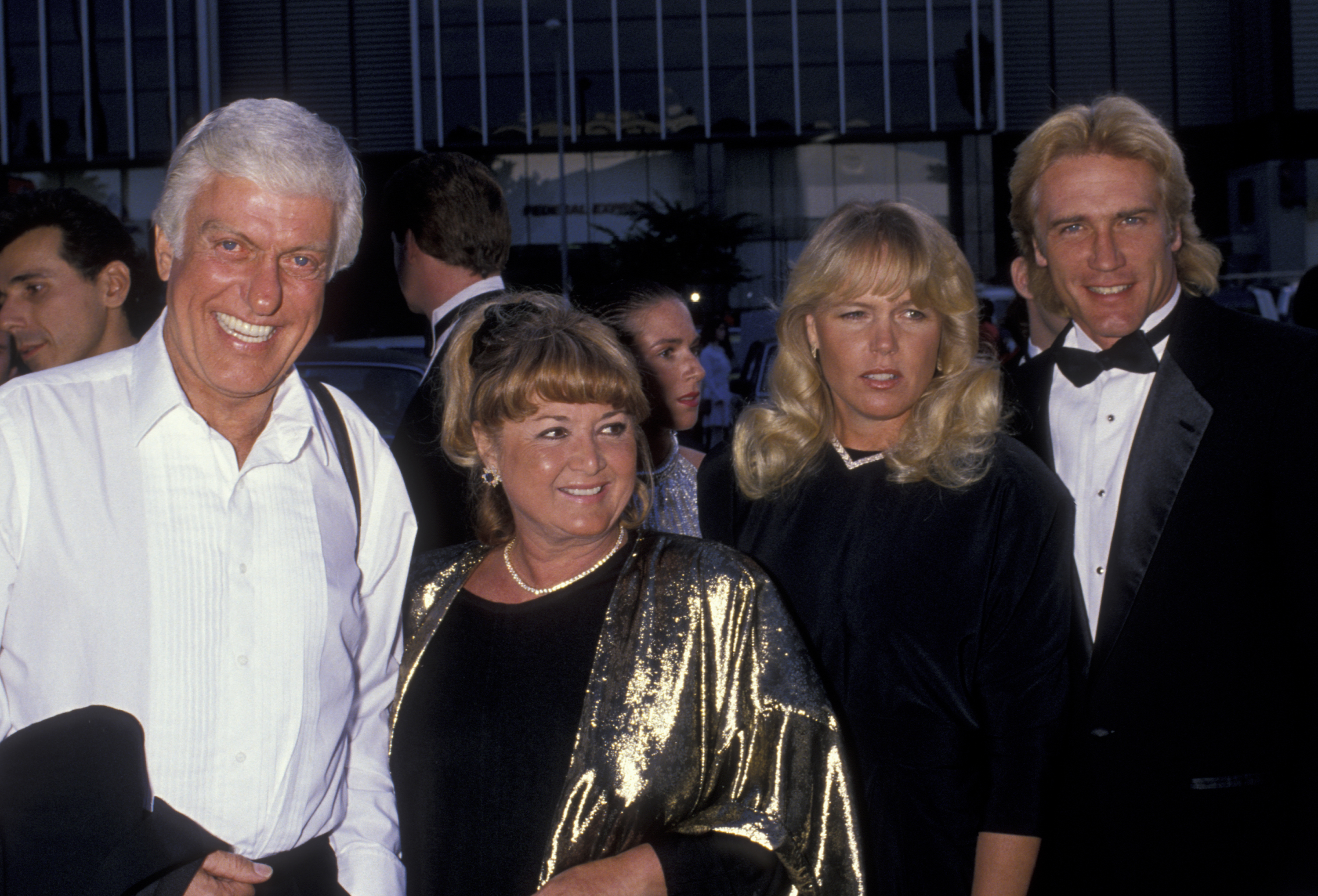 Dick Van Dyke, Michelle Triola, son Barry Van Dyke and wife Mary Van Dyke attend the Third Annual American Comedy Awards at the Hollywood Palladium on May 23, 1989 in Hollywood, California | Source: Getty Images