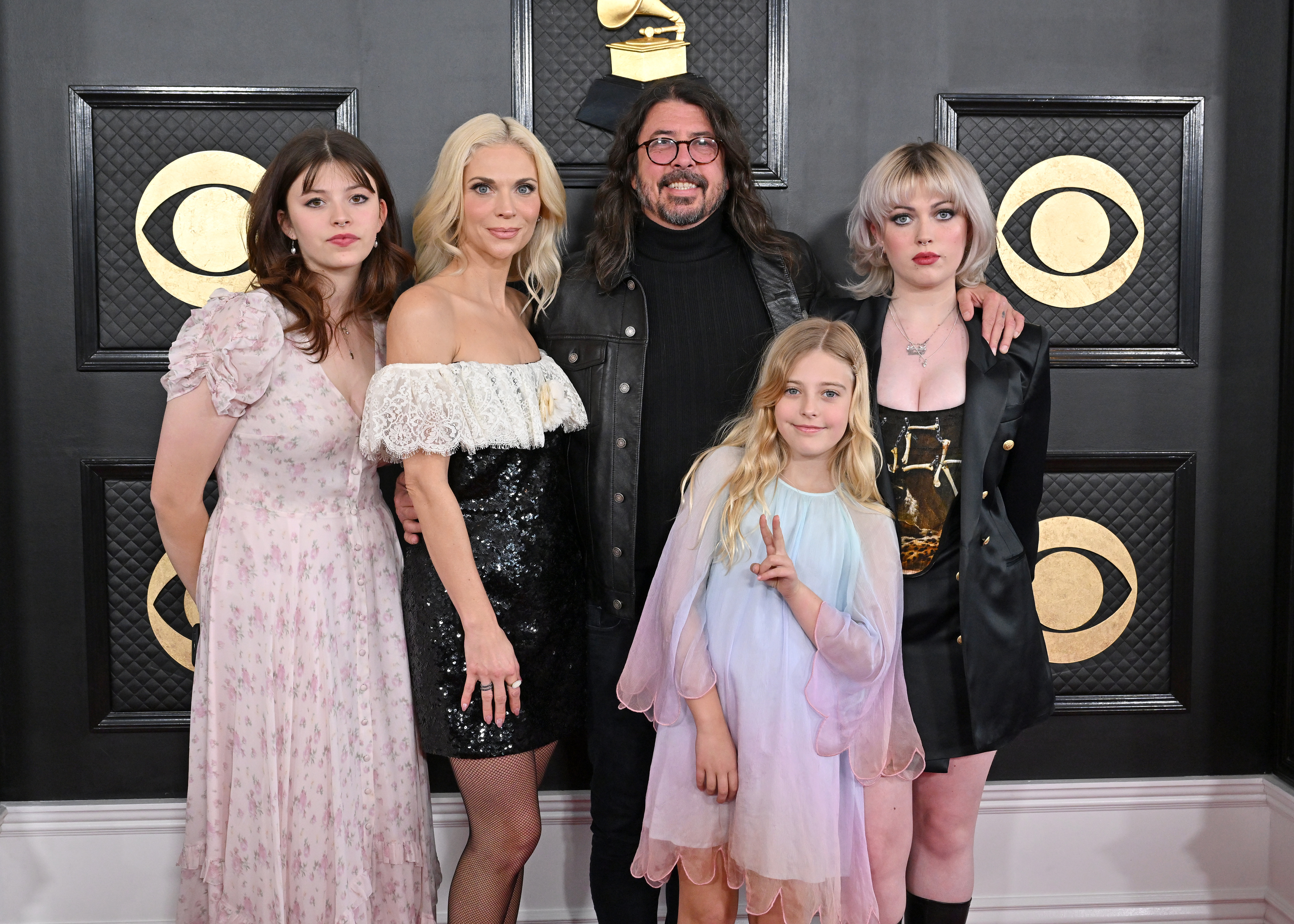 Harper Grohl, Jordyn Blum, Dave Grohl, Ophelia Grohl, and Violet Grohl at the 65th GRAMMY Awards on February 5, 2023, in Los Angeles, California. | Source: Getty Images