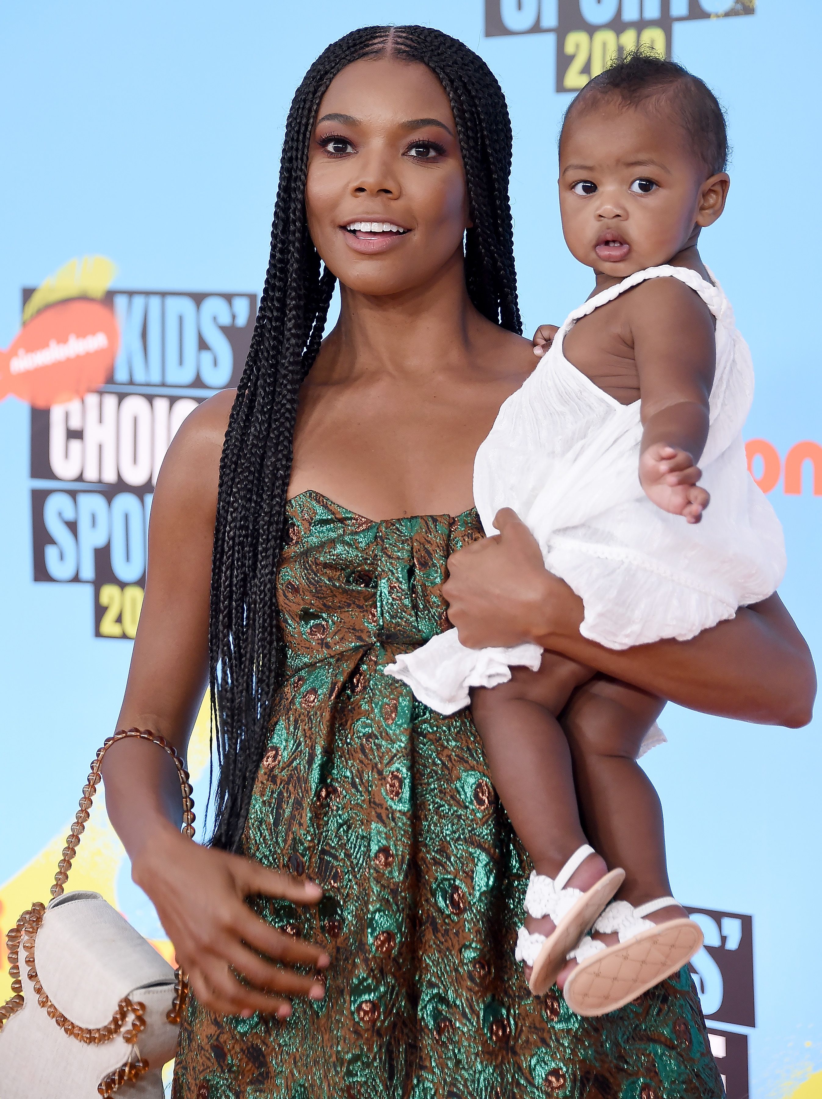 Gabrielle Union and Kaavia James Union Wade at Nickelodeon Kids' Choice Sports 2019 at Barker Hangar on July 11, 2019 | Photo: Getty Images