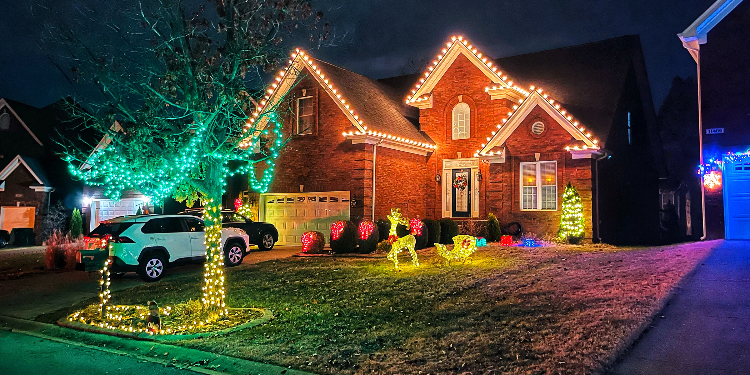 A house decorated with lights | Source: Shutterstock