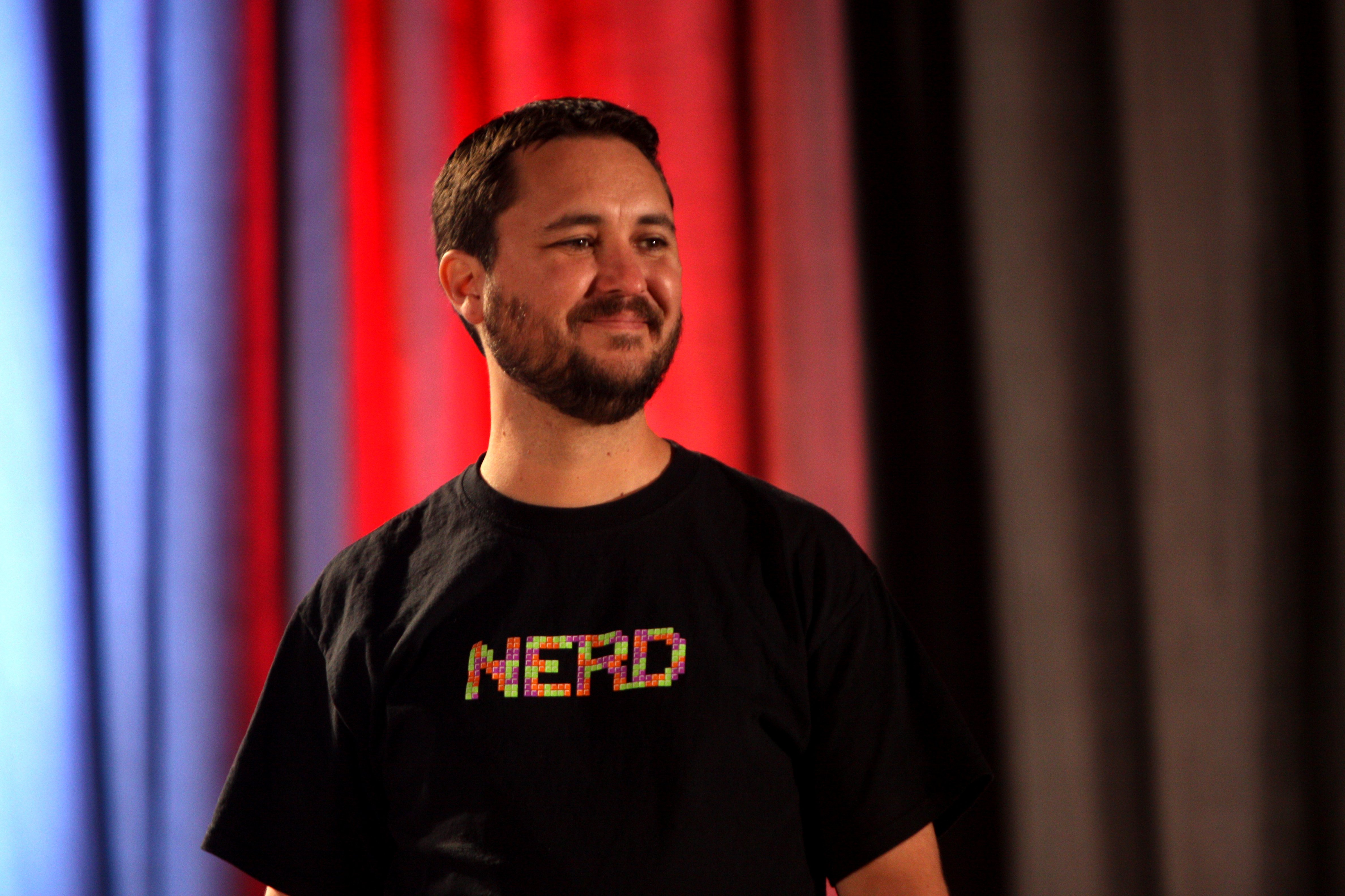 Wil Wheaton speaking at the 2012 Phoenix Comicon on May 27, 2012 in Phoenix, Arizona | Photo: Gage Skidmore, CC BY-SA 2.0, Wikimedia Commons