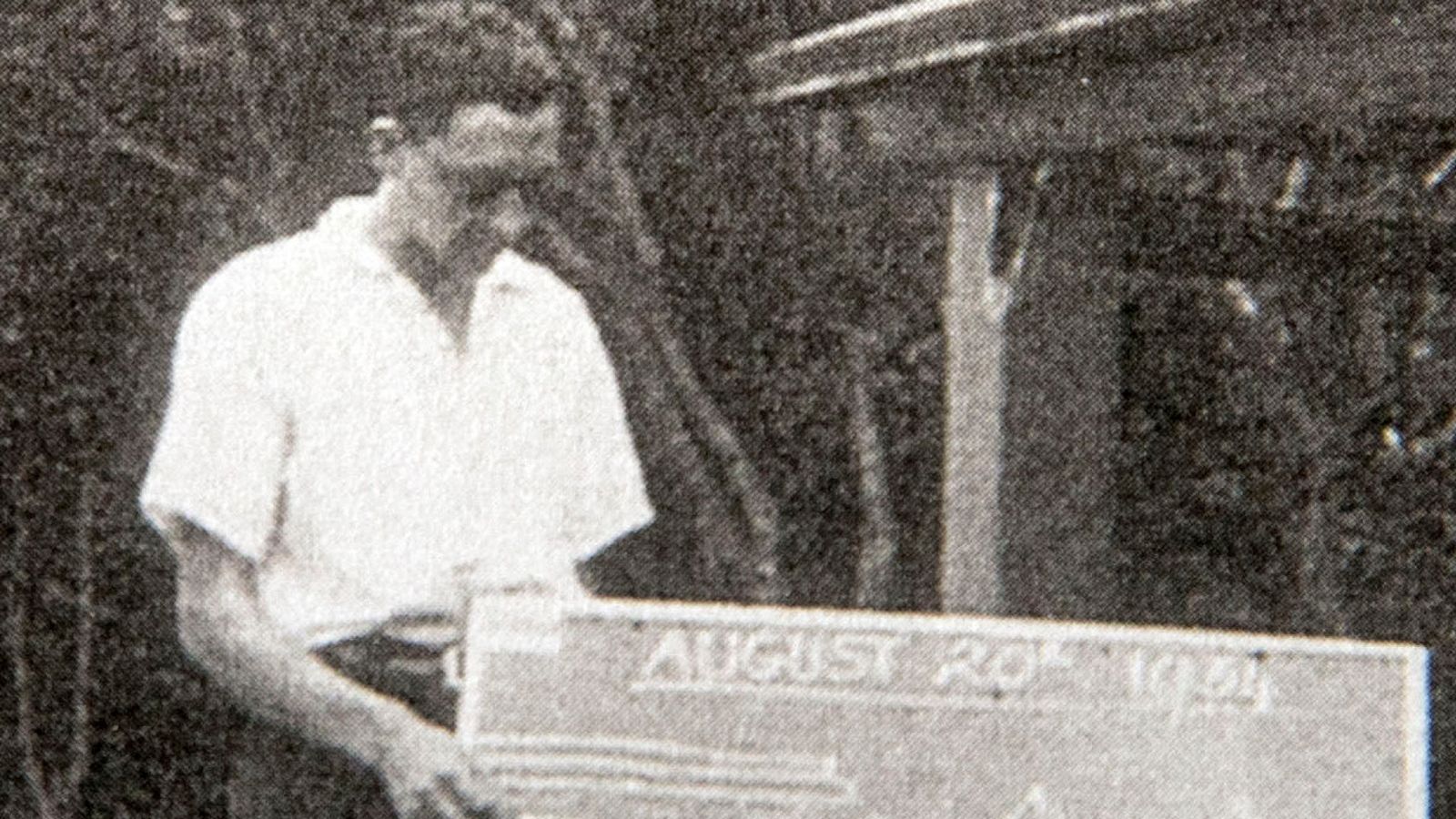 Bob Weighton pendant qu'il était enseignant en 1934 | Photo : Skynews