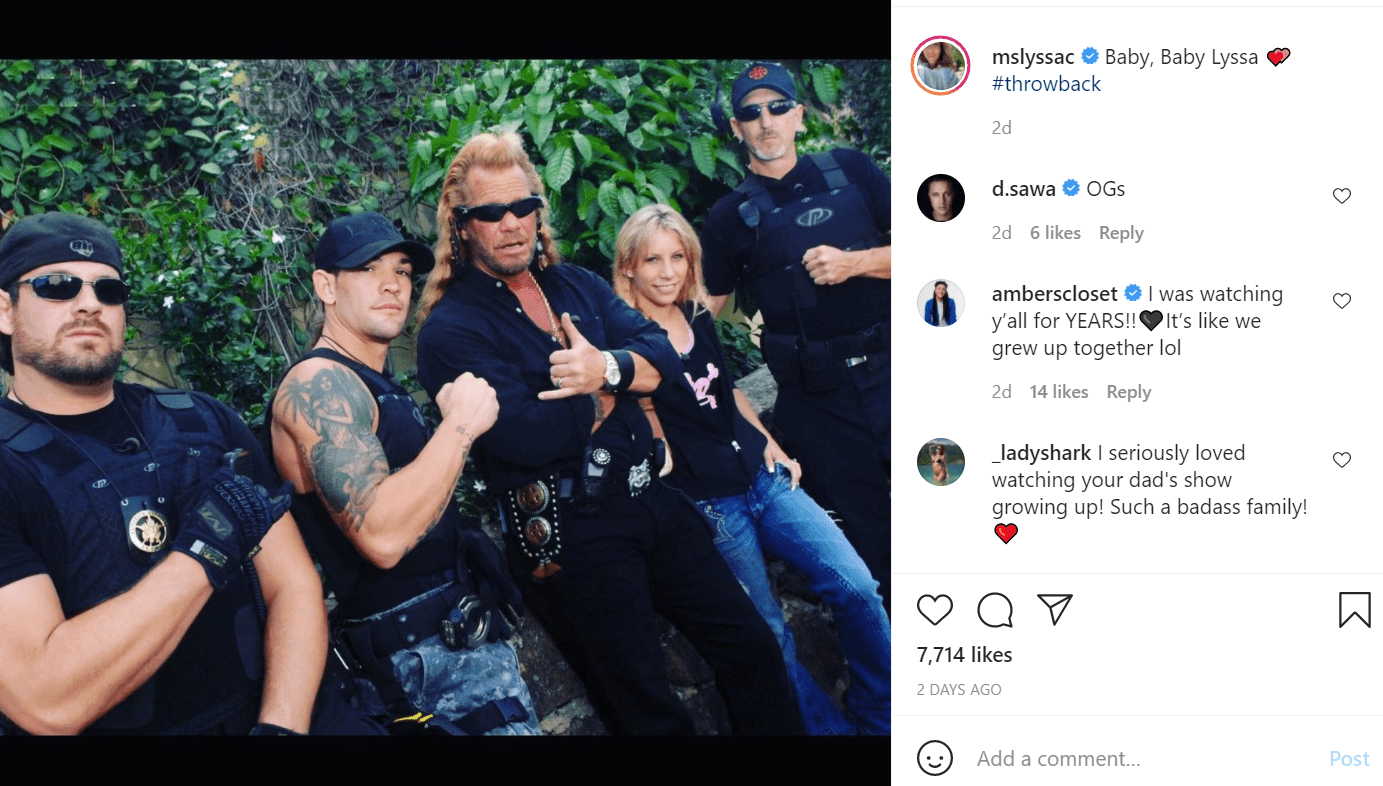 Pictured - A throwback image of the Chapman family, Lyssa and her father Duane and siblings wearing coordinated black outfits | Source: Instagram/@mslyssac