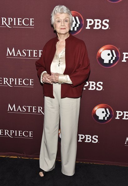  Angela Lansbury attends photo call for BBC's "Little Women" at Langham Hotel on January 16, 2018 in Pasadena, California. | Photo: Getty Images