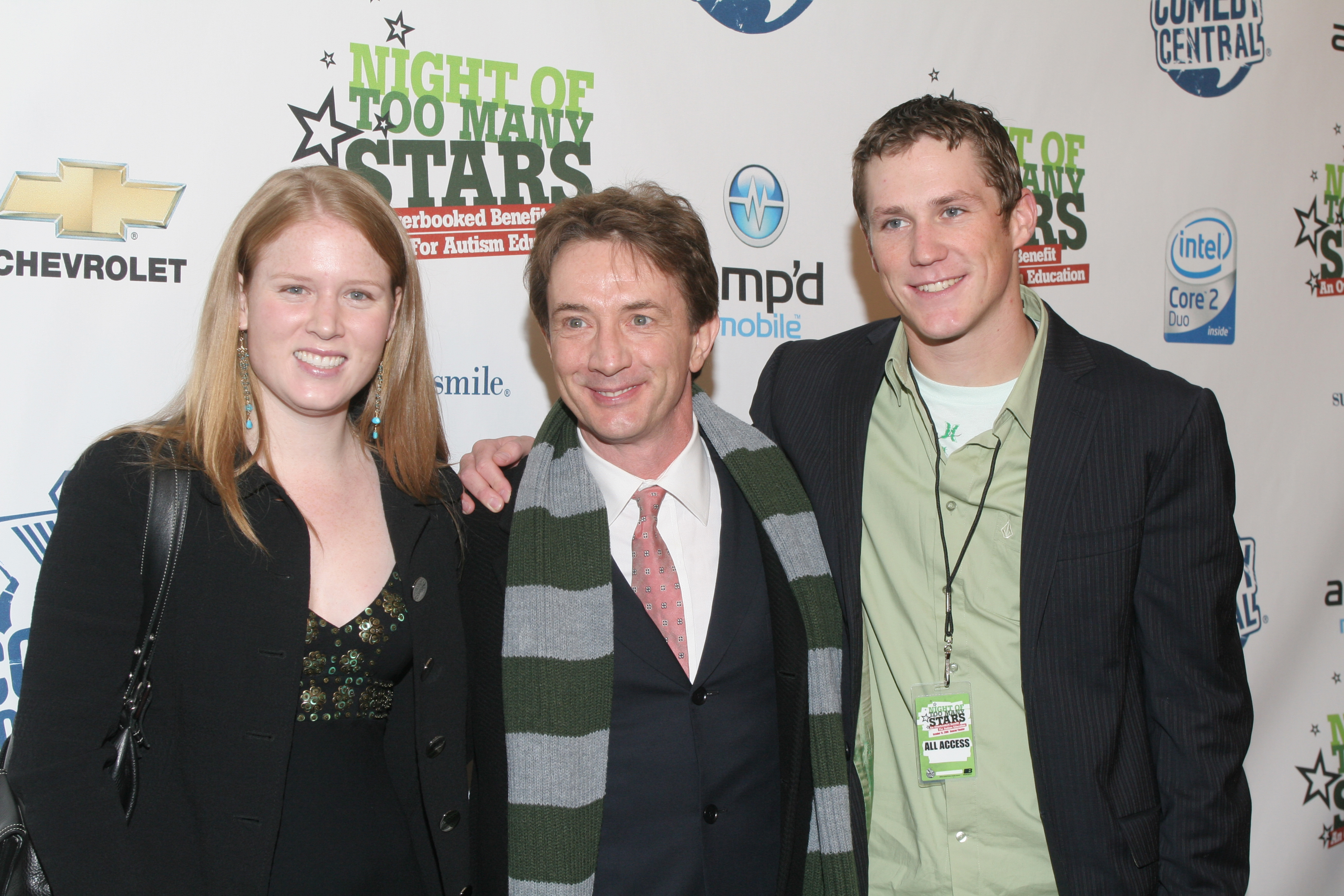 Martin Short with his children, Oliver and Katherine, at the Comedy Central's benefit "Night Of Too Many Stars" on October 15, 2006, in New York City. | Source: Getty Images