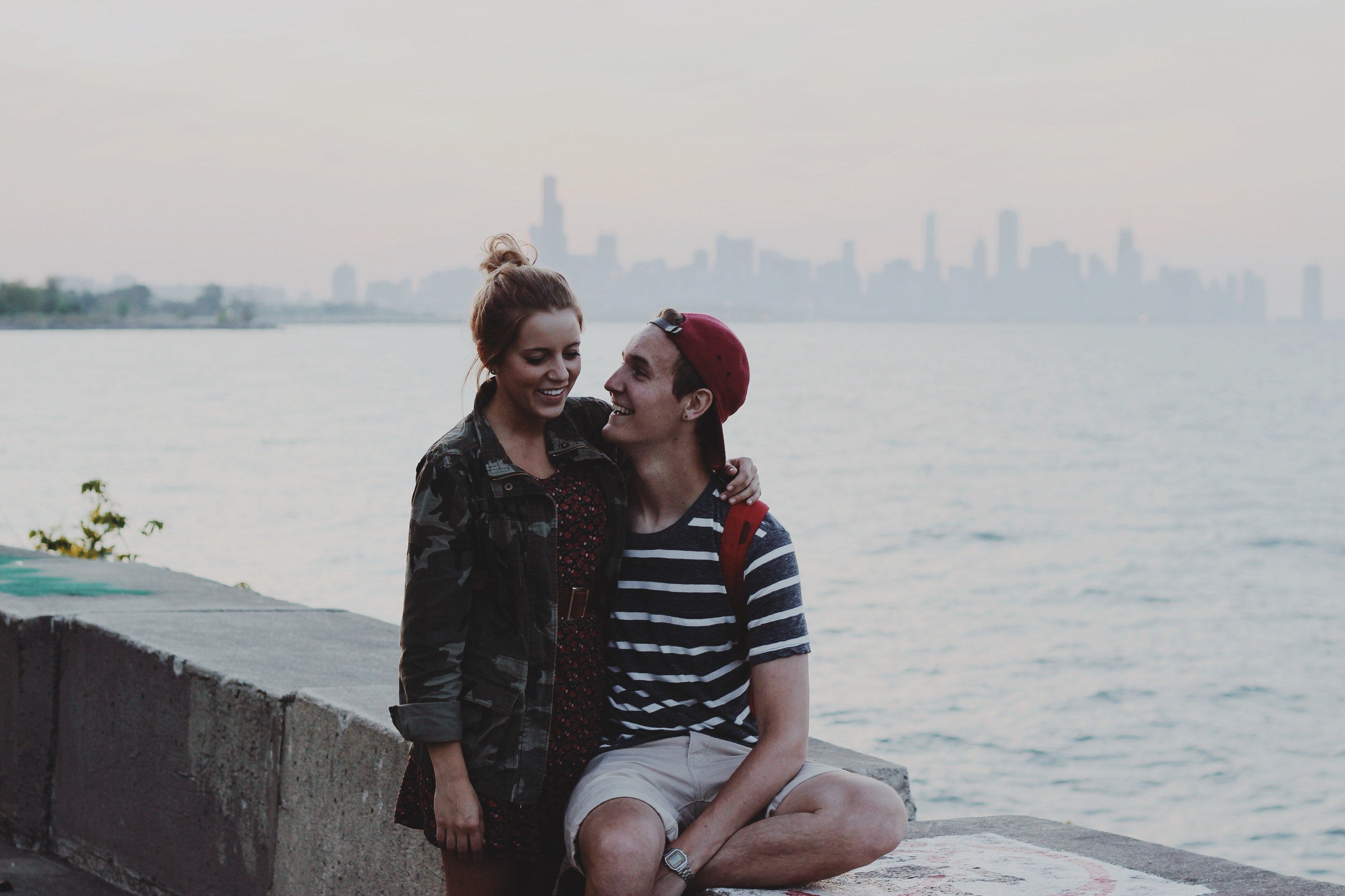 Photo of a young couple. | Photo: Pexels