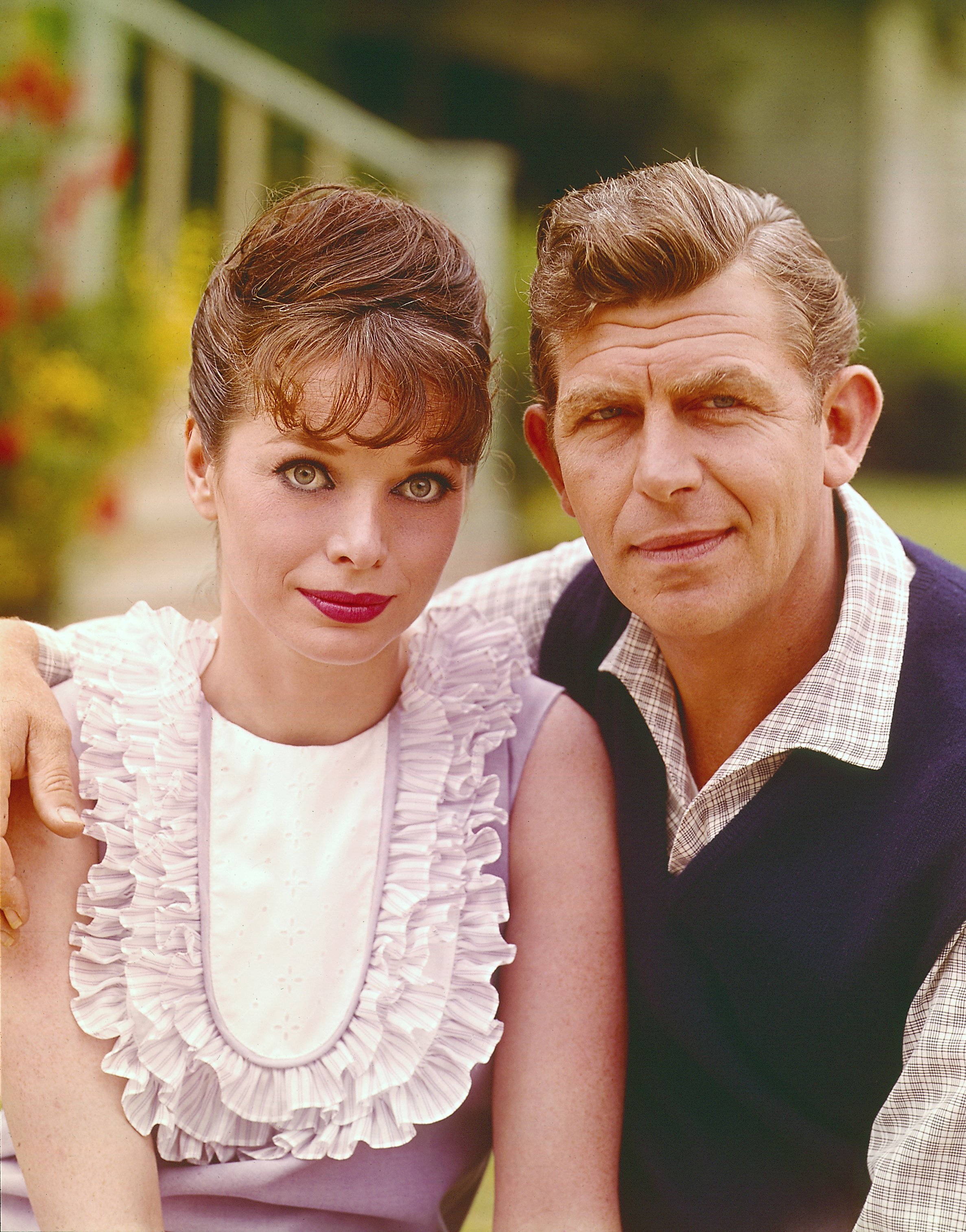 Aneta Corsaut and Andy Griffith pictured on "The Andy Griffith Show." 1965. | Photo: Getty Images