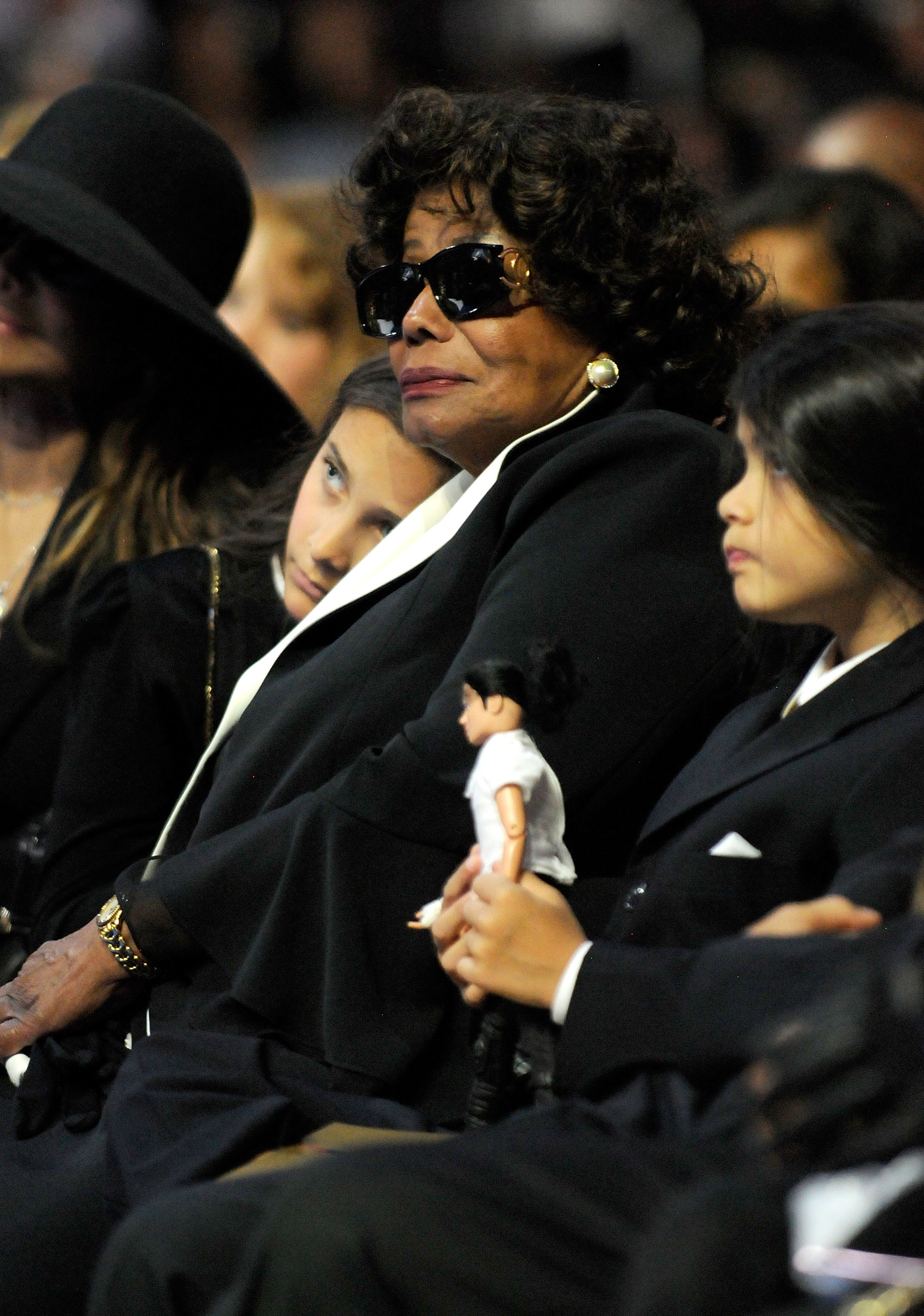 Katherine Jackson attends Michael Jackson's public memorial service with his children at Staples Center on July 7, 2009 | Source: Getty Images