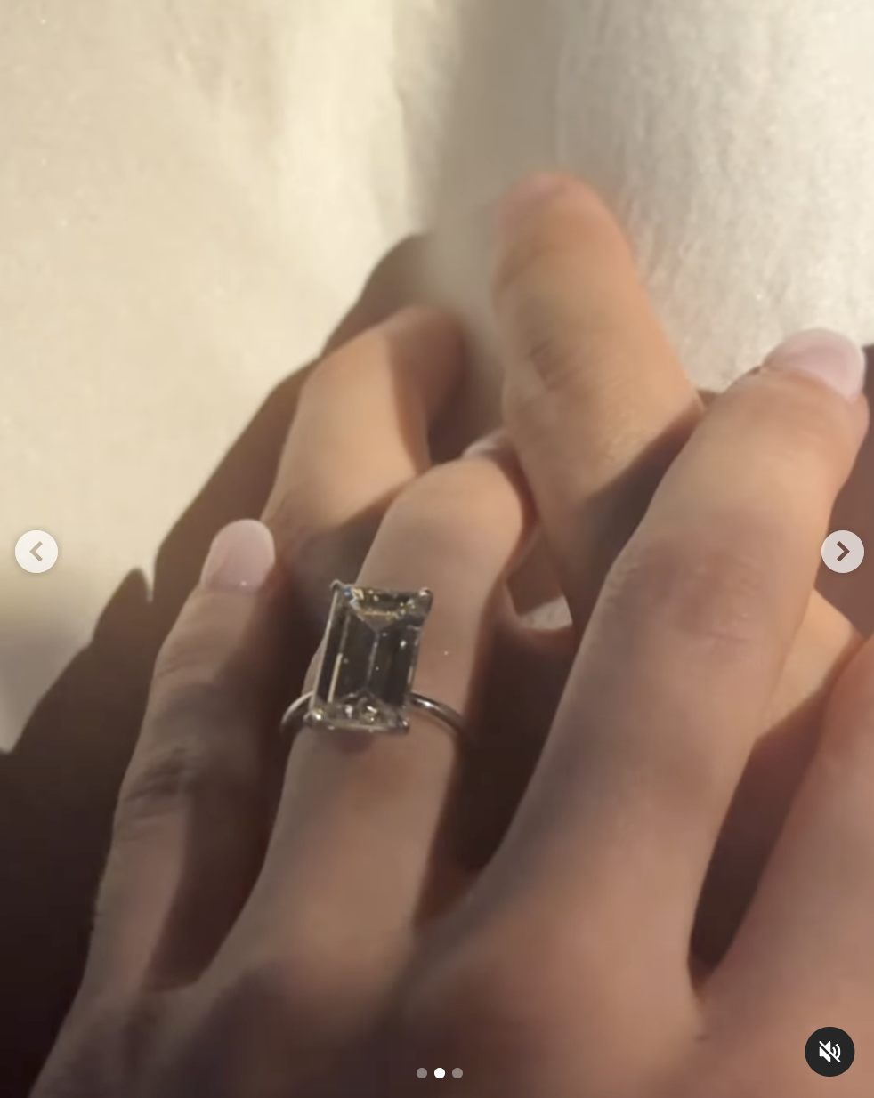 Paula Bruss' engagement ring, as seen in a video posted on July 6, 2024 | Source: Instagram/babybruss