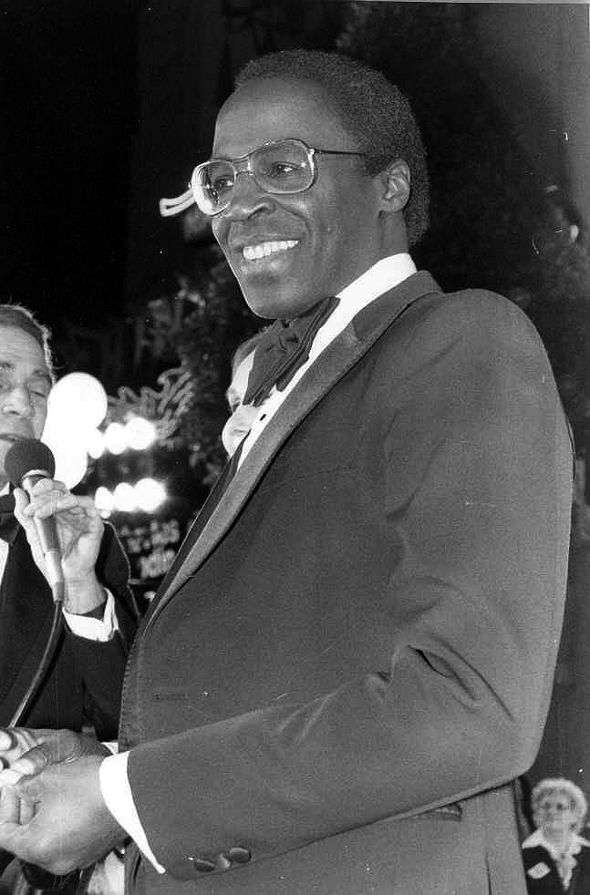  Robert Guillaume at the premiere of Seems Like Old Times, 1980. | Photo: Wikimedia Commons Images