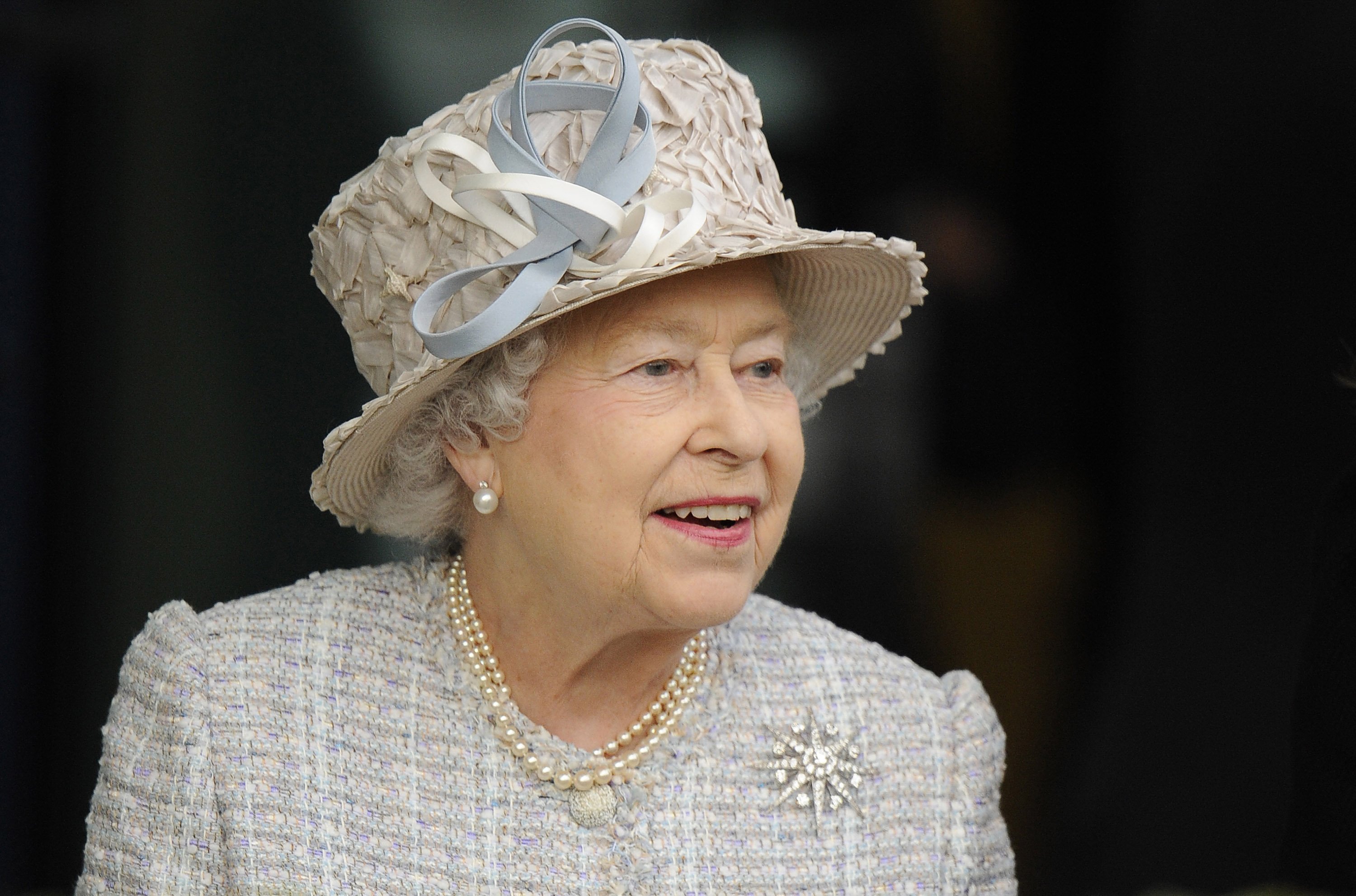 Queen Elizabeth attends Ascot racecourse on October 20, 2012 in Ascot, England. | Photo: Getty Images