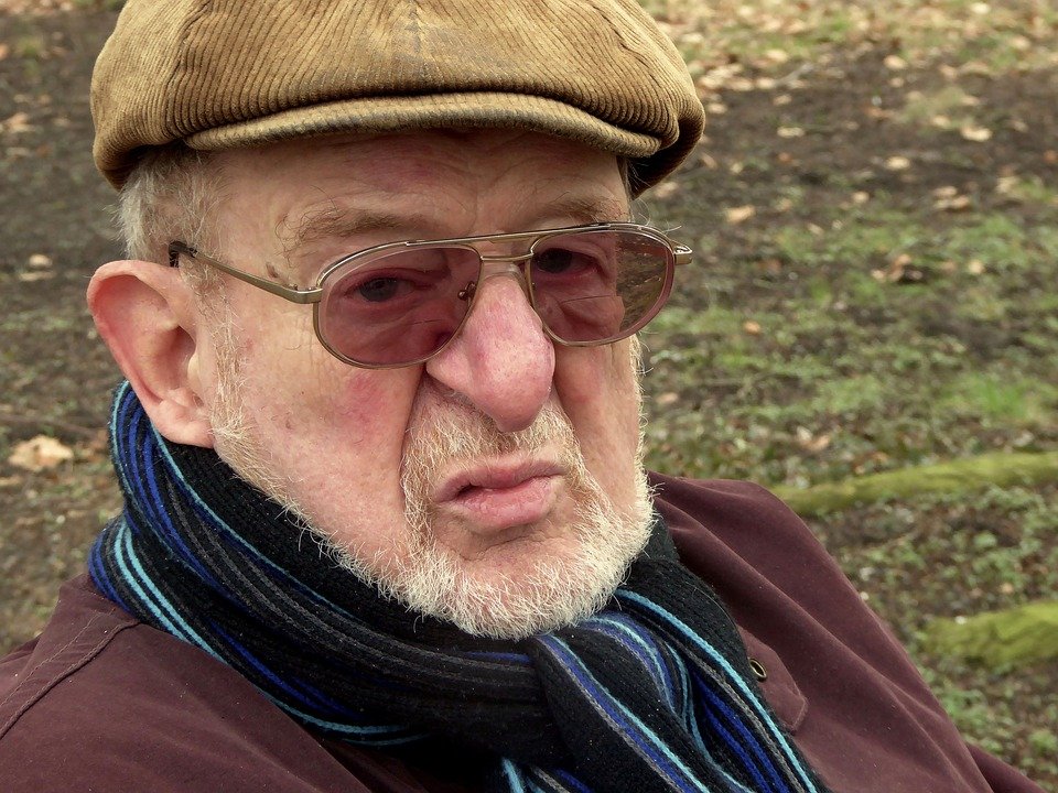 Retrato de anciano usando un gorro. | Imagen: Max Pixel Retrato de anciano usando un gorro. | Imagen: Max Pixel