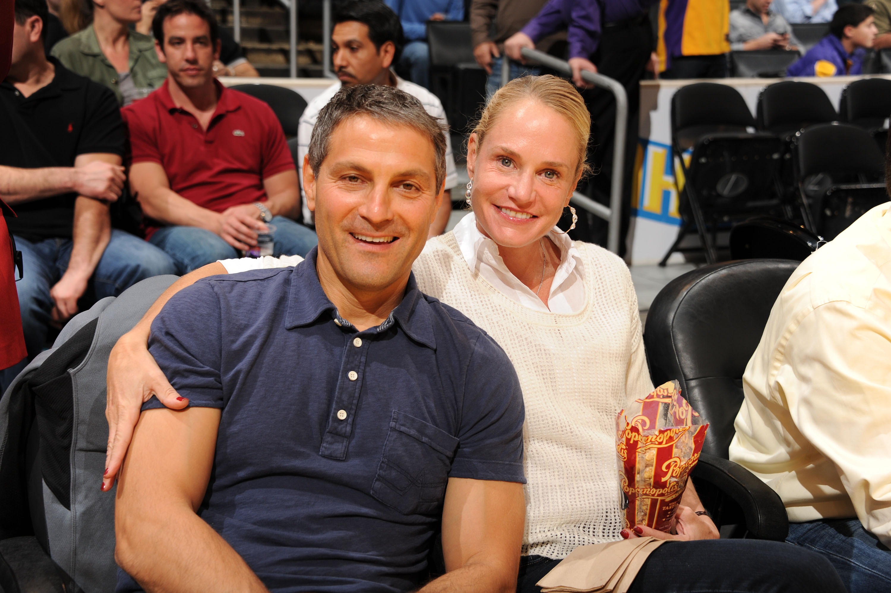 Ari Emanuel and Sarah Addington attend a game between the Oklahoma City Thunder and the Los Angeles Lakers at Staples Center on January 17, 2011, in Los Angeles, California. | Source: Getty Images