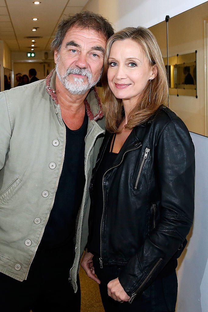 Compagne Catherine Marchal Et Son Nouveau Compagnon Olivier Marchal est toujours proche de son ex, une actrice de "Ici tout