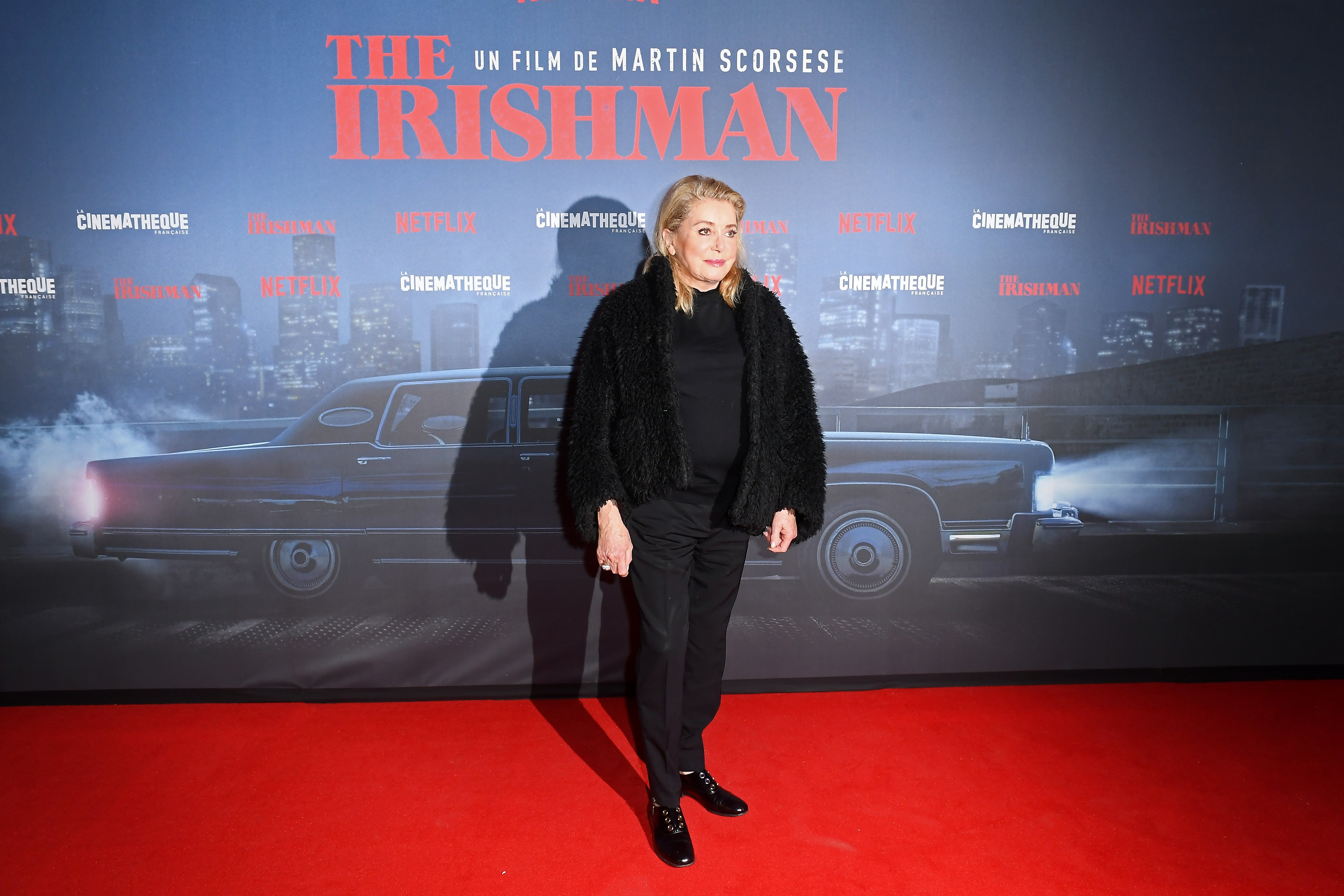 Catherine Deneuve posando en el estreno de "The Irishman". │Foto: Getty Images