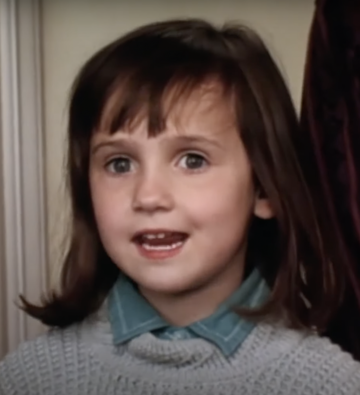 Mara Wilson filming a scene in "Mrs. Doubtfire." | Source: YouTube/Rotten Tomatoes Classic Trailers