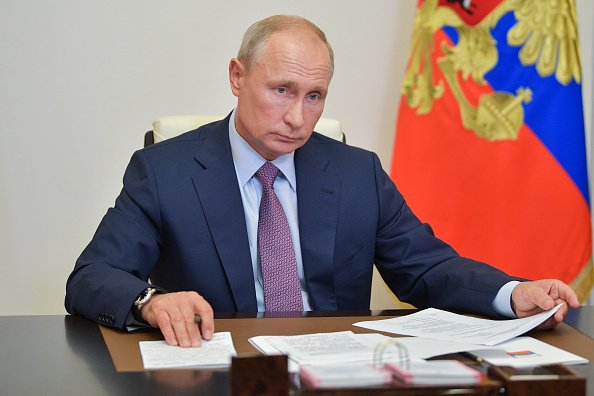 Le président Russe Vladimir Poutine à la résidence Novo-Ogaryovo. | Photo : Getty Images