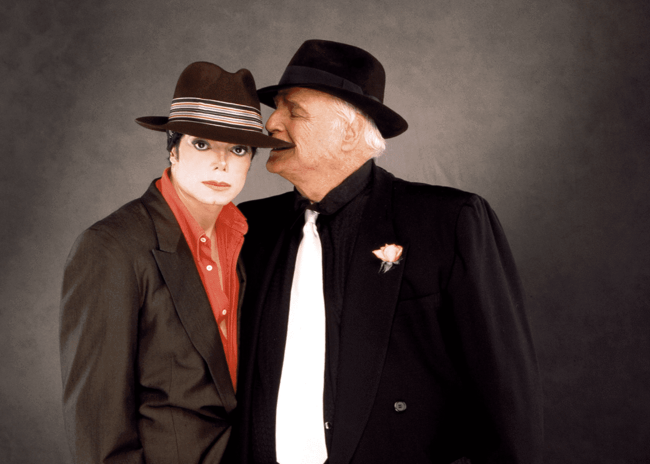 Marlon Brando and Michael Jackson doing promotions for 'You Rock My World' in Los Angeles,  in August 2001 | Source: Getty Images