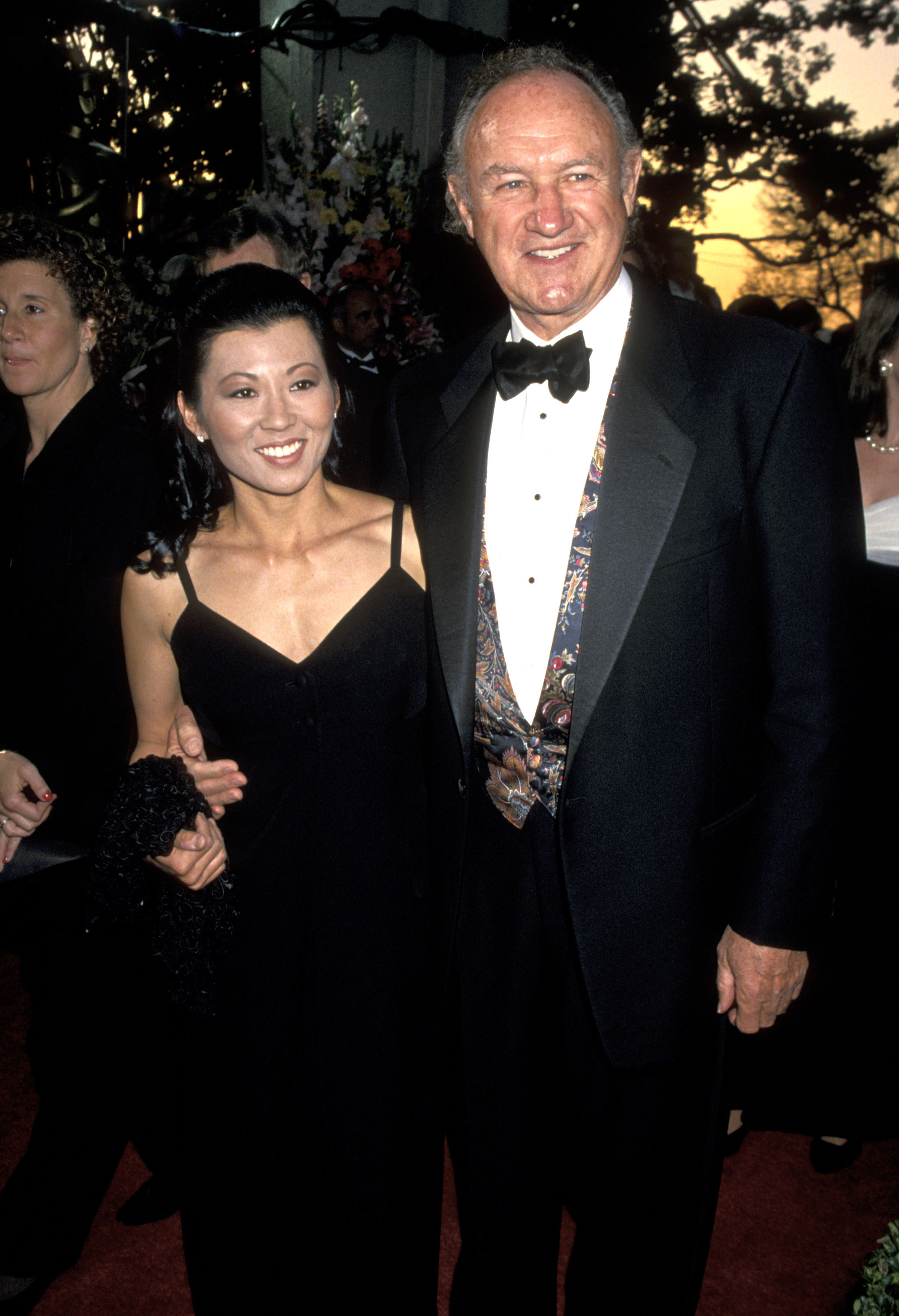 Betsy Arakawa and Gene Hackman at the 66th Annual Academy Awards on March 21, 1994, in Los Angeles, California. | Source: Getty Images