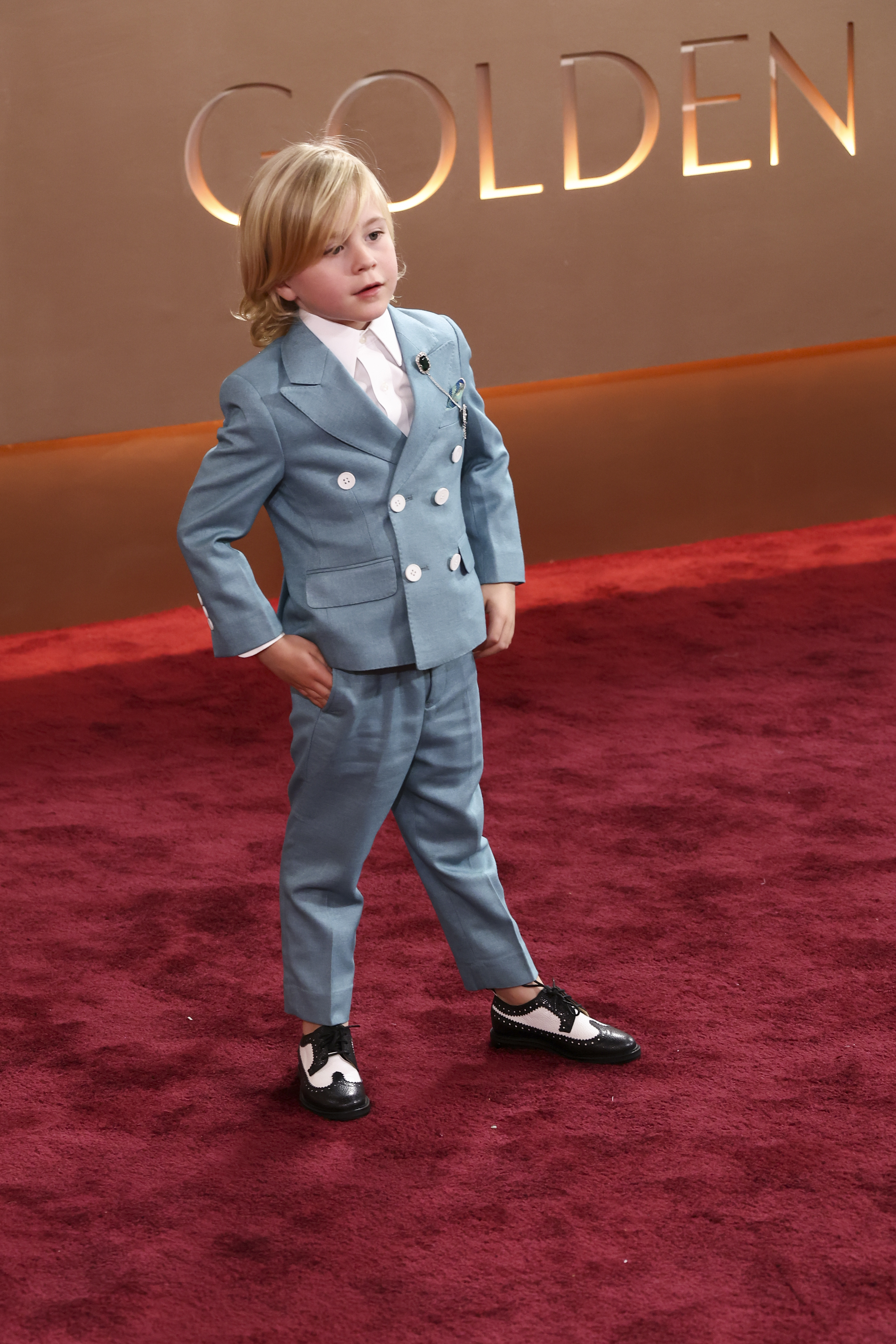 Duke McCloud makes a stylish red carpet entrance in a powder blue suit | Source: Getty Images