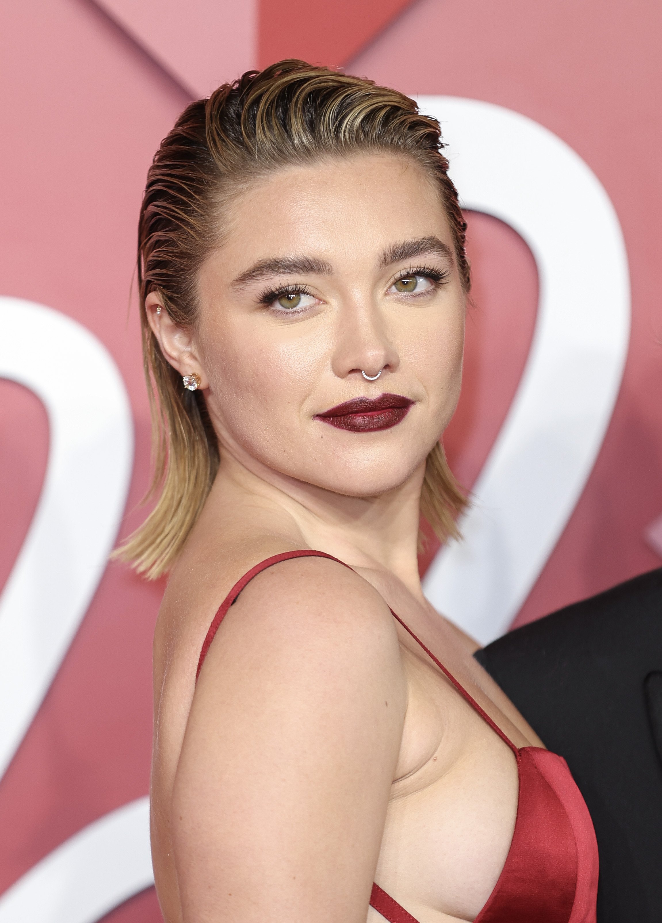  Florence Pugh at The Fashion Awards 2022 in London, England. | Source: Getty Images