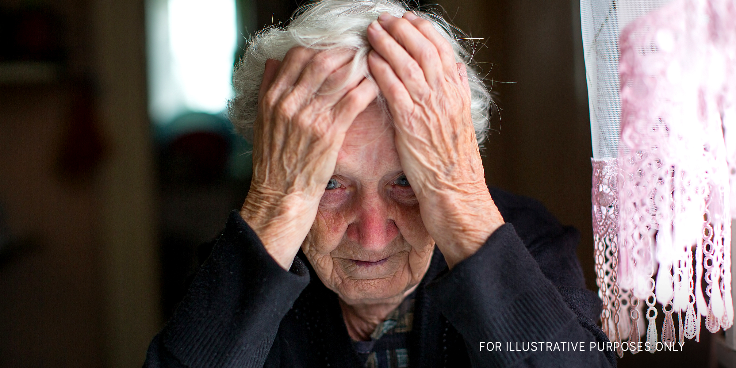 An older woman in distress | Source: Shutterstock