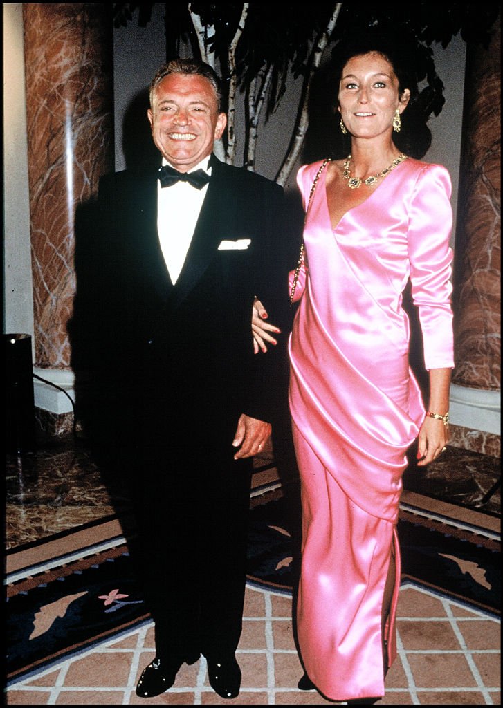Jacques Martin et son épouse Cecilia lors d'un gala au casino de Deauville. | Photo : Getty Images