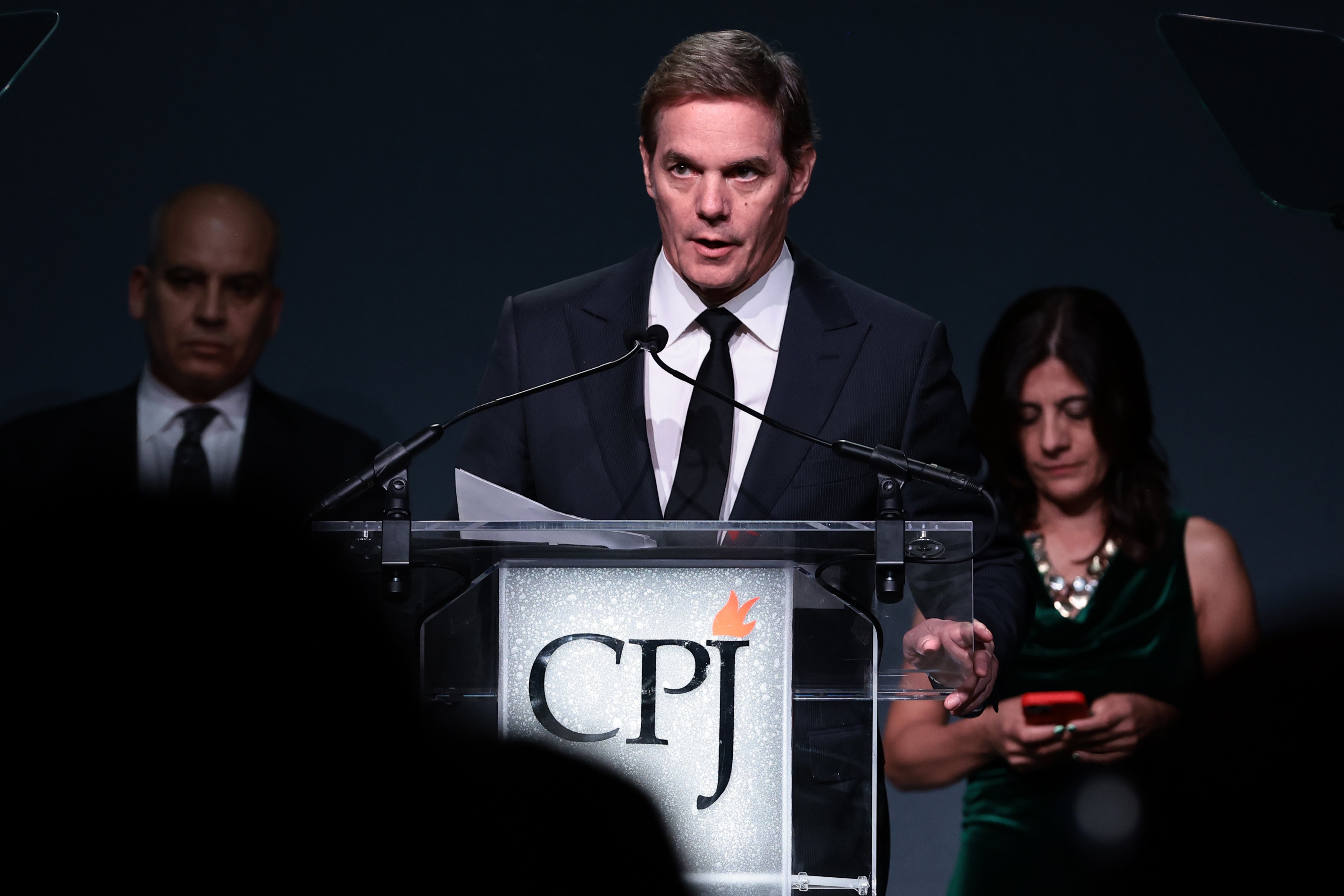 Bill Hemmer speaks onstage at the Glass Houses on November 17, 2022, in New York City. | Source: Getty Images