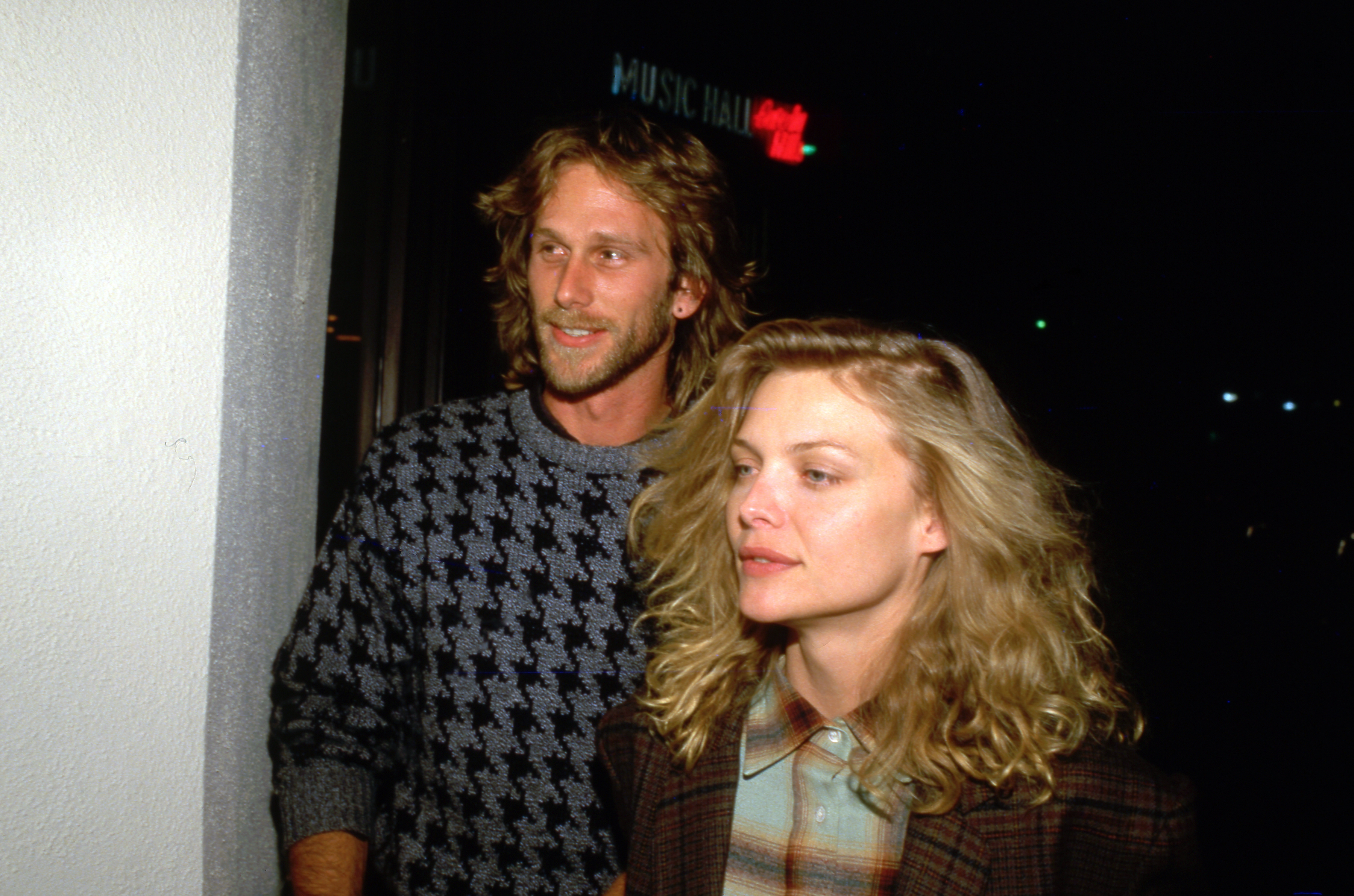 Peter Horton and Michelle Pfeiffer pictured on December 4, 1988 | Source: Getty Images