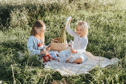 Image de deux petite filles | Photo : Pexels