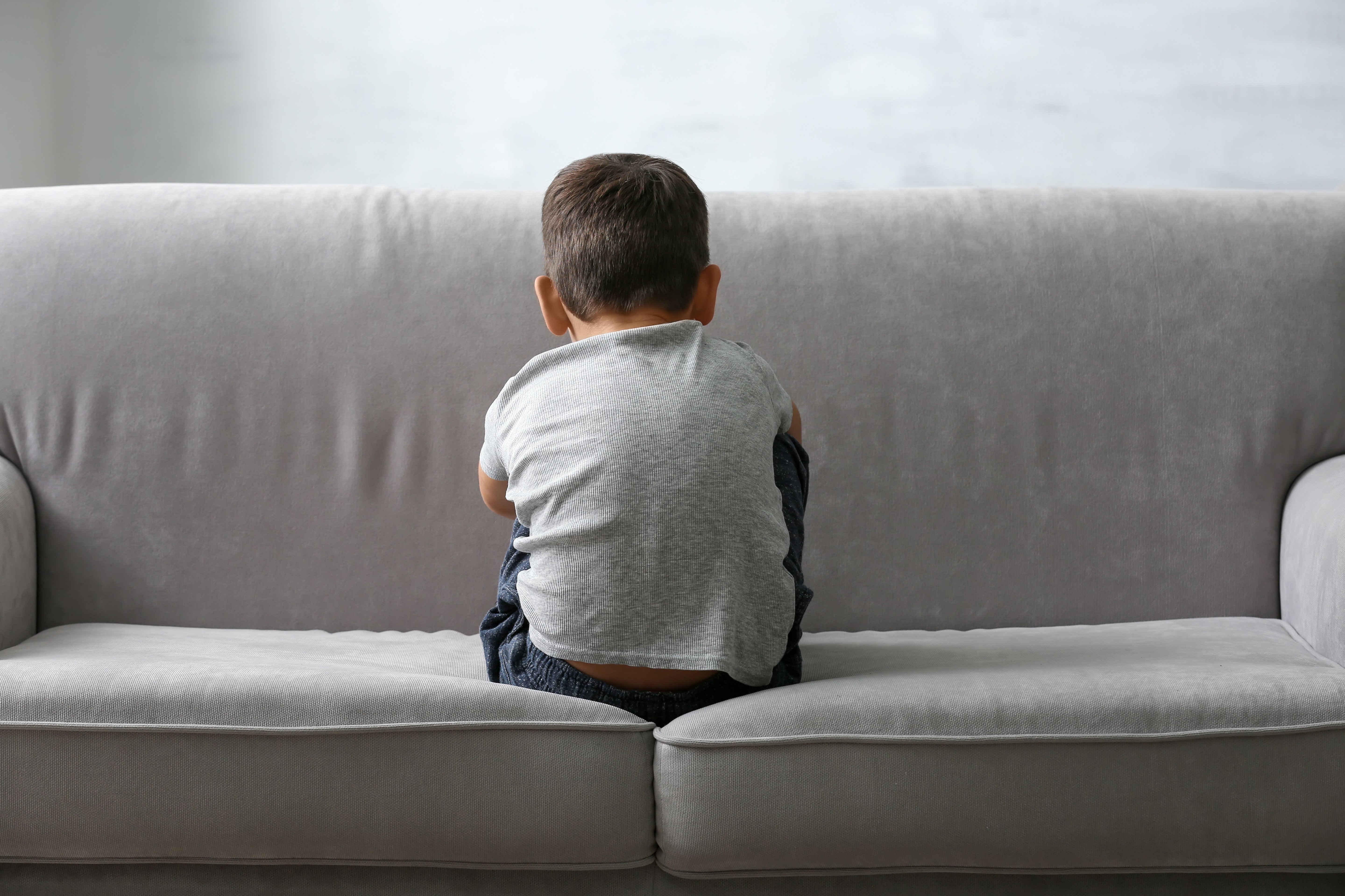 Niño solo. | Foto: Shutterstock