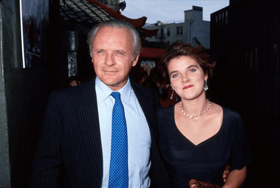 Anthony Hopkins und seine Tochter Abigail Hopkins circa 1991. | Quelle: Getty Images