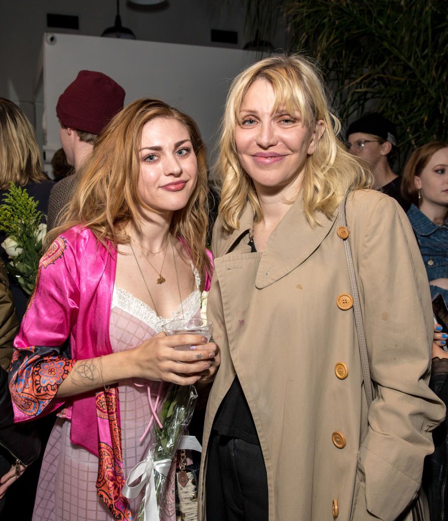 Frances Bean Cobain and Courtney Love at the "Other Peoples Children" opening in 2018 in Los Angeles, California | Source: Getty Images  