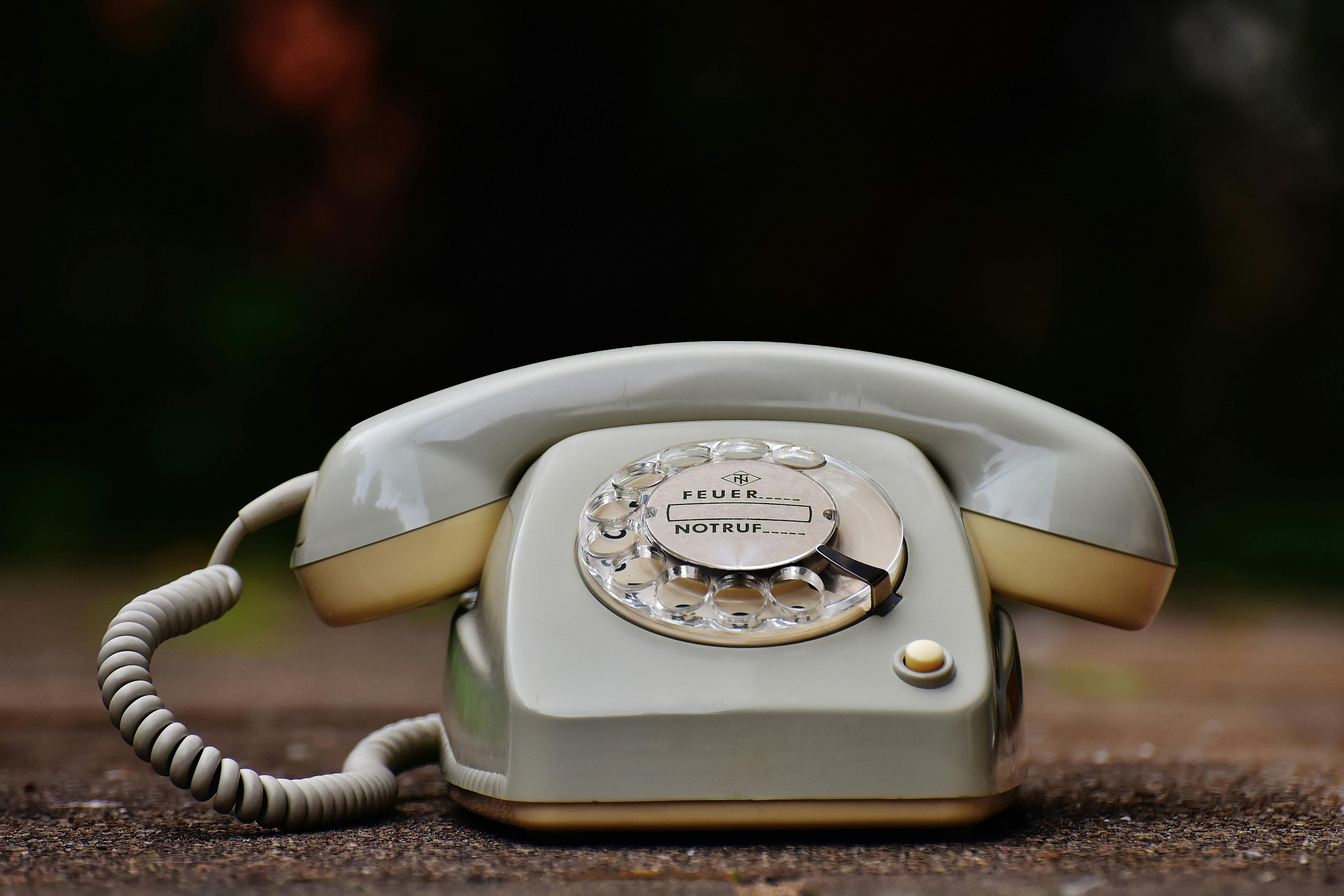 A house phone sitting on a table | Source: Pexels