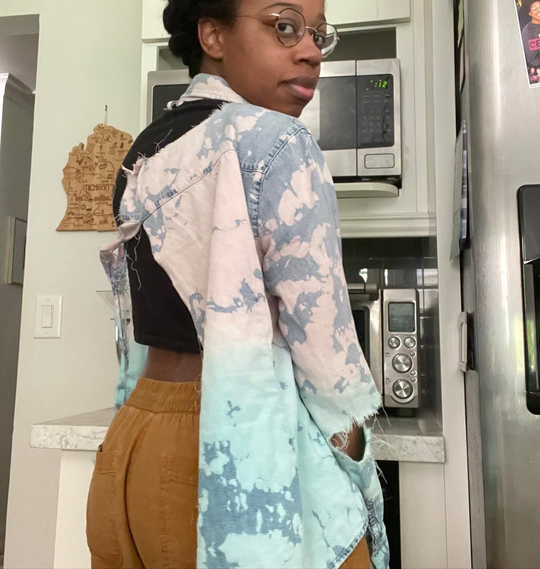 A glimpse inside Diona Reasonover's home from a post dated July 27, 2022. | Source: Instagram/dionareasonover