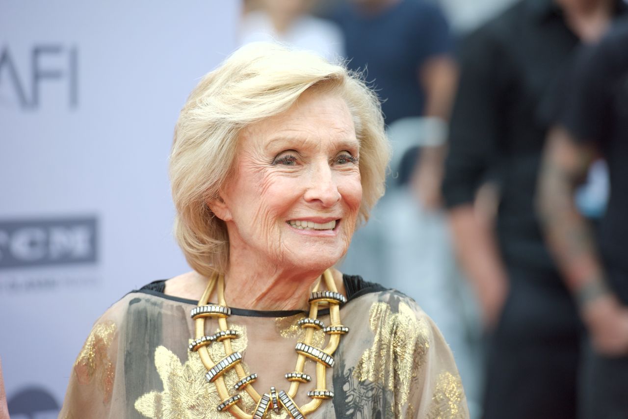 Cloris Leachman during the American Film Institute's 44th Life Achievement Award Gala Tribute to John Williams on June 9, 2016, in Hollywood, California | Photo: David Livingston/Getty Images