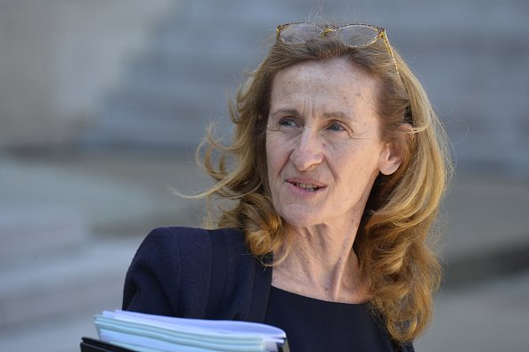 Nicole Belloubet, la ministre de la Justice française, sort du Palais de l'Elysée après la réunion. | Photo : GettyImage Nicole Belloubet, la ministre de la Justice française, sort du Palais de l'Elysée après la réunion. | Photo : GettyImage
