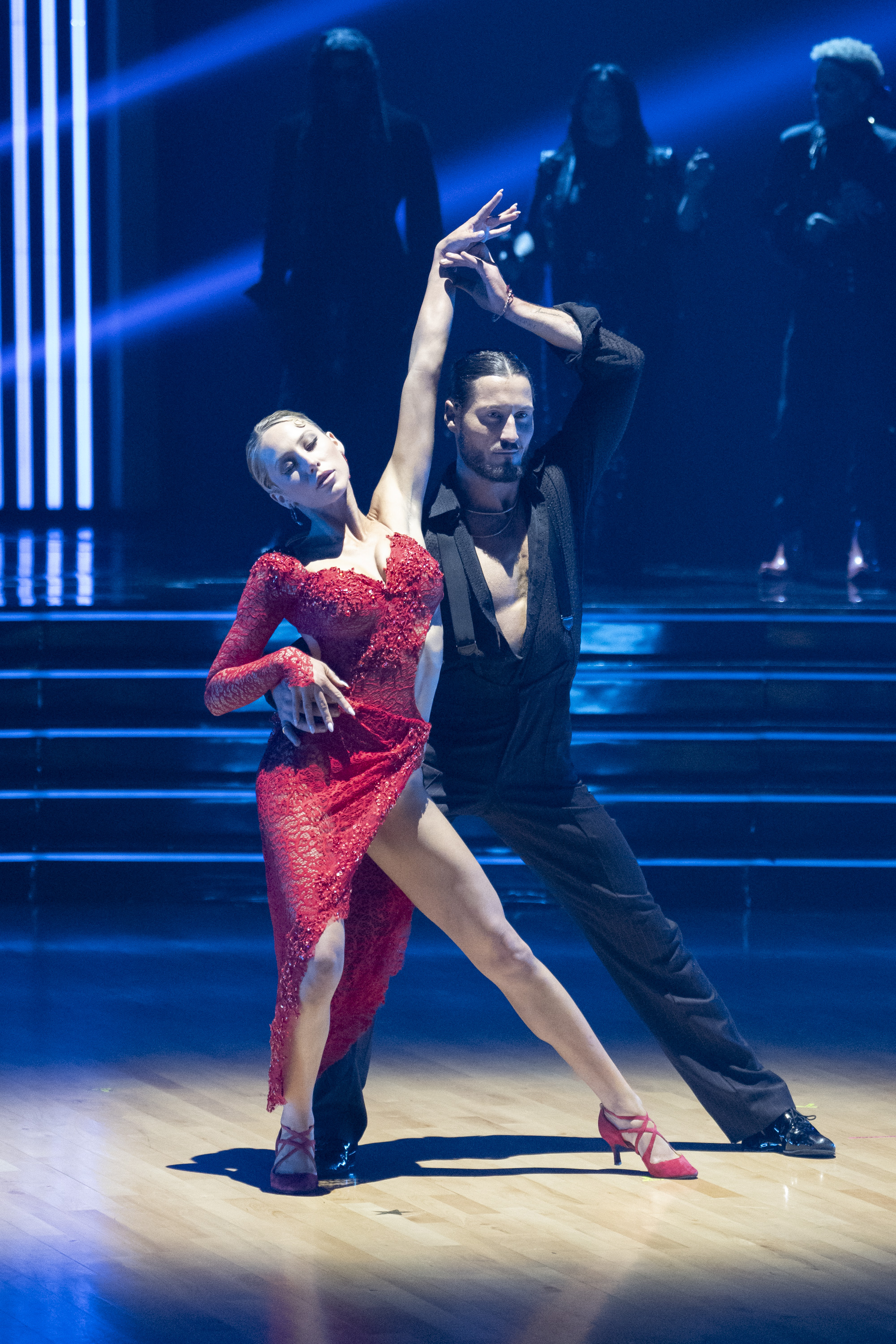 Alix Earle and Val Chmerkovskiy perform a tango on "Dancing with the Stars" on November 18, 2025 | Source: Getty Images
