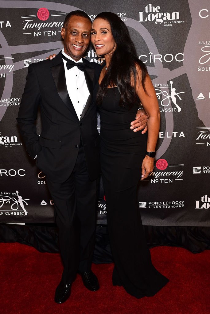 Brian Maillian and Beverly Johnson attend the Erving Golf Classic Black Tie Ball sponsored by Delta Airlines & Pond LeHocky Law,2017| Photo: Getty Images