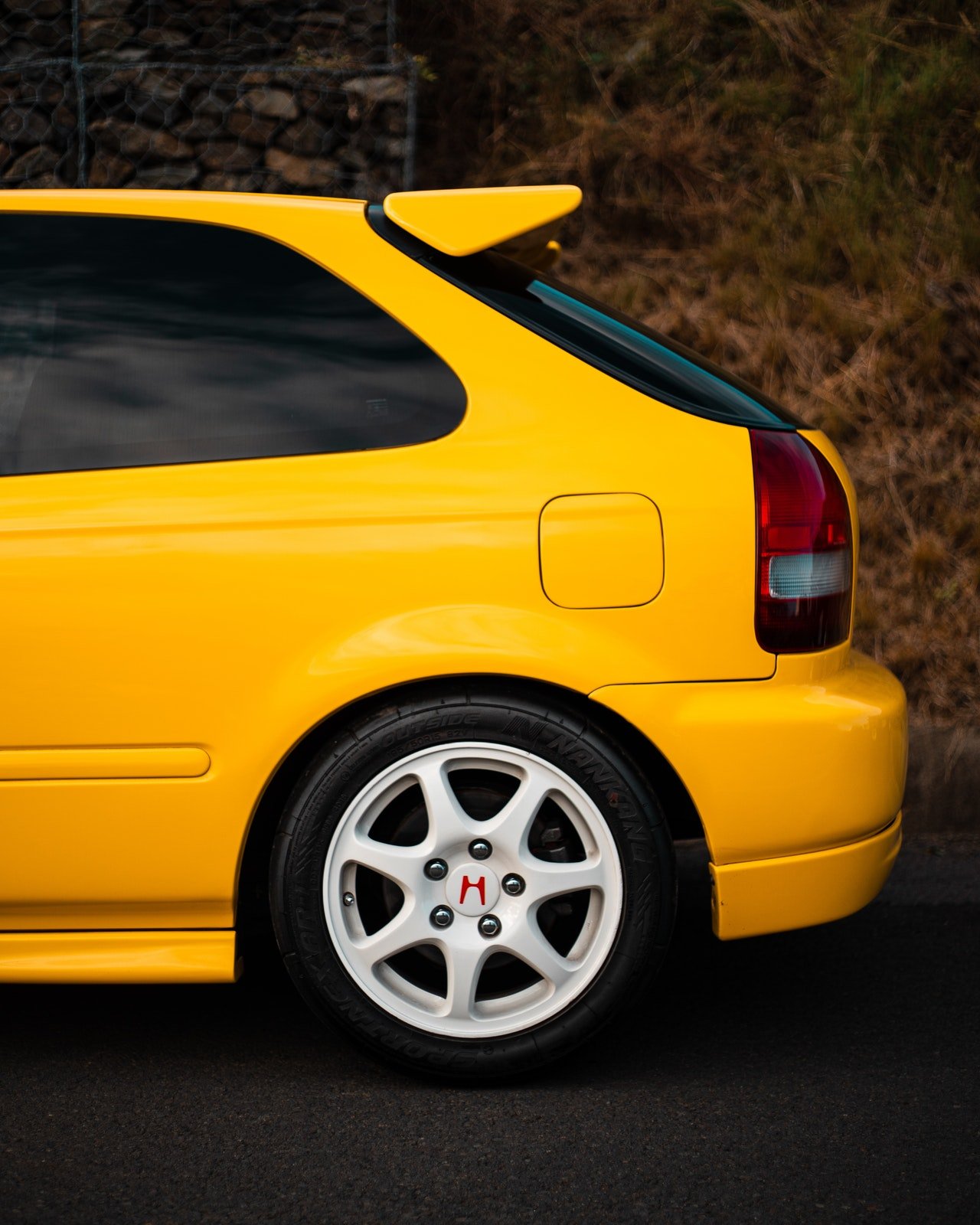 Un vehículo amarillo. | Foto: Pexels