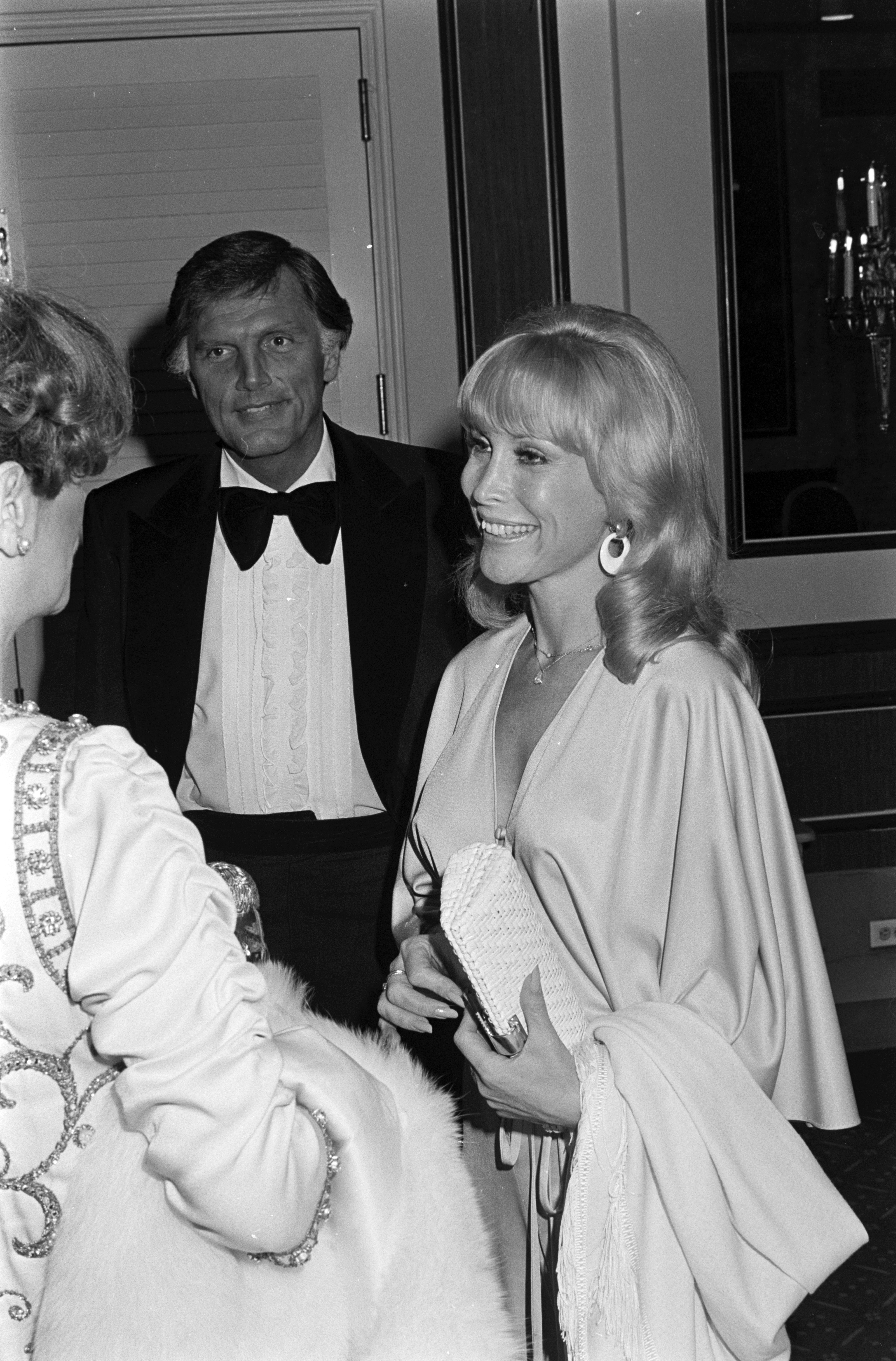 Charles Donald Fegert and Barbara Eden at an event in Chicago on June 9, 1977 | Source: Getty Images
