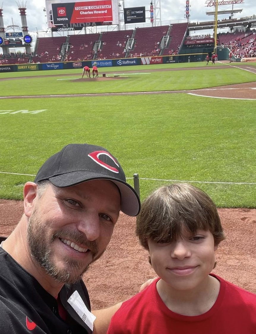 Drew Lachey and his son taking a selfie, dated May 2024 | Source: Instagram/therealdrewlachey