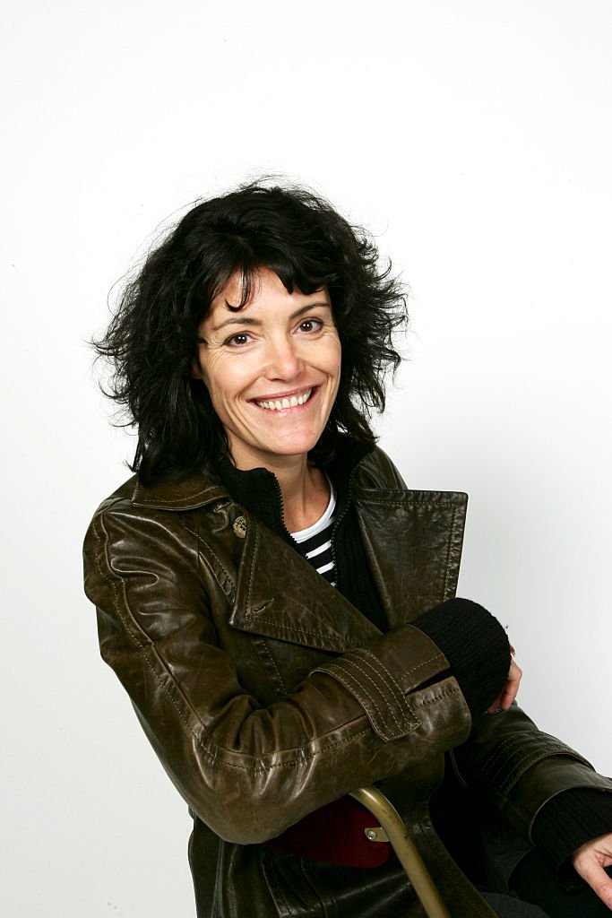 Caroline Tresca en studio aux 2004 Producteurs de Télévision Français. | Photo : Getty Images Caroline Tresca en studio aux 2004 Producteurs de Télévision Français. | Photo : Getty Images